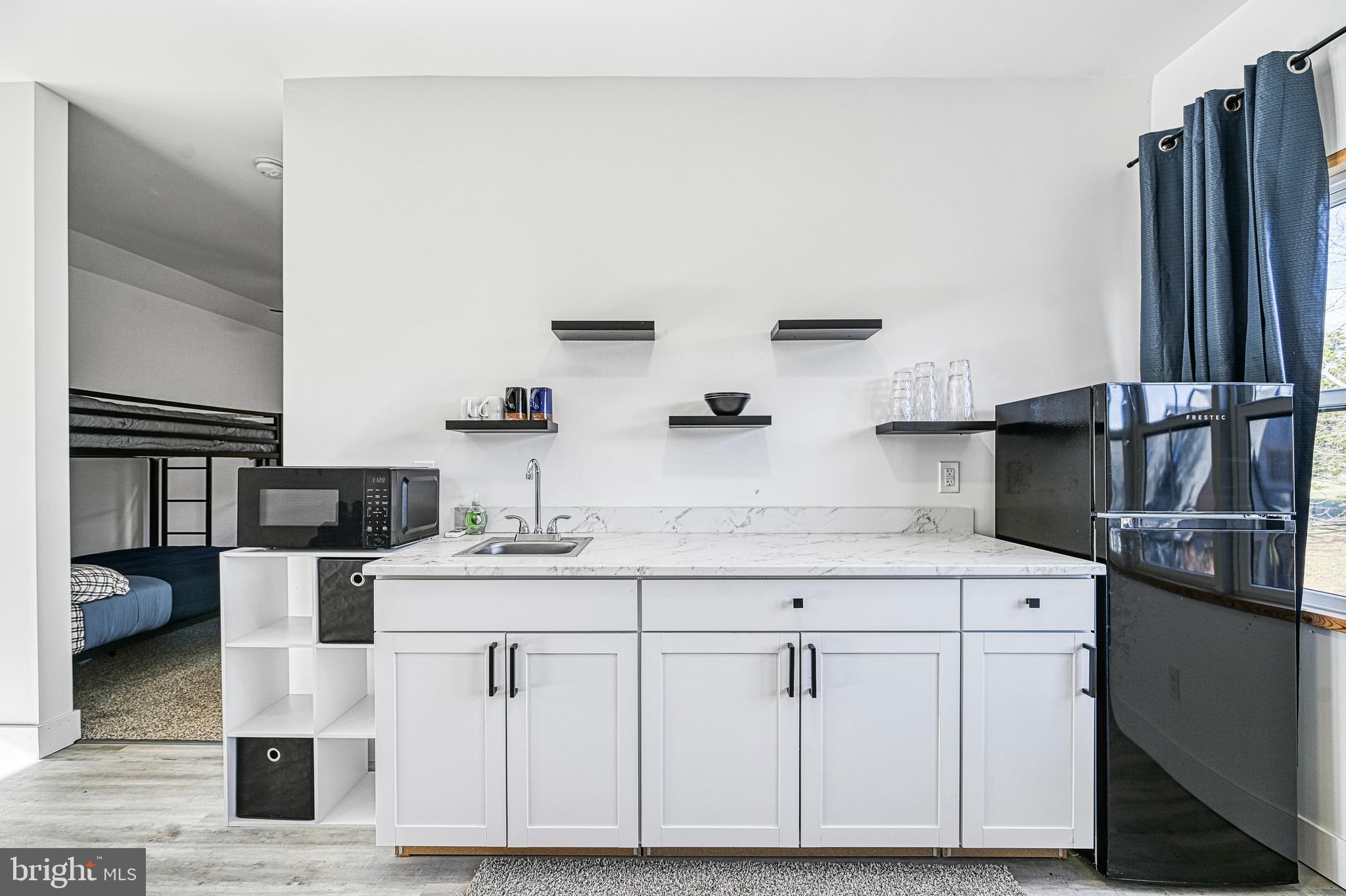 THALIA SHORES - Residential