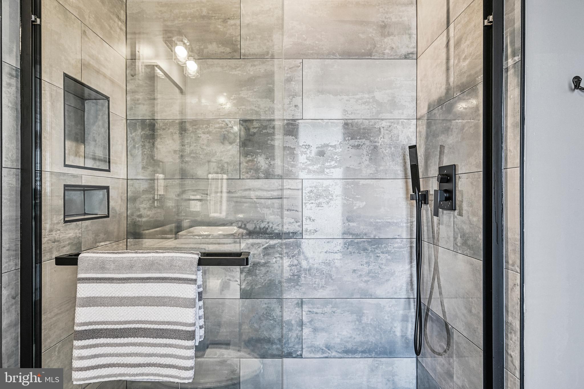 THALIA SHORES - Residential