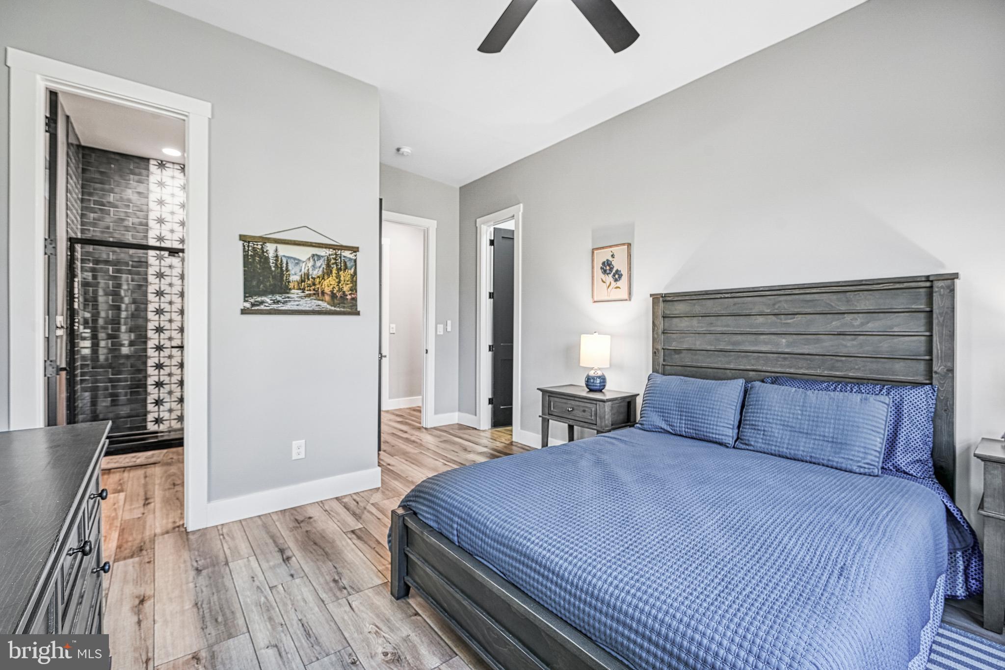 THALIA SHORES - Residential