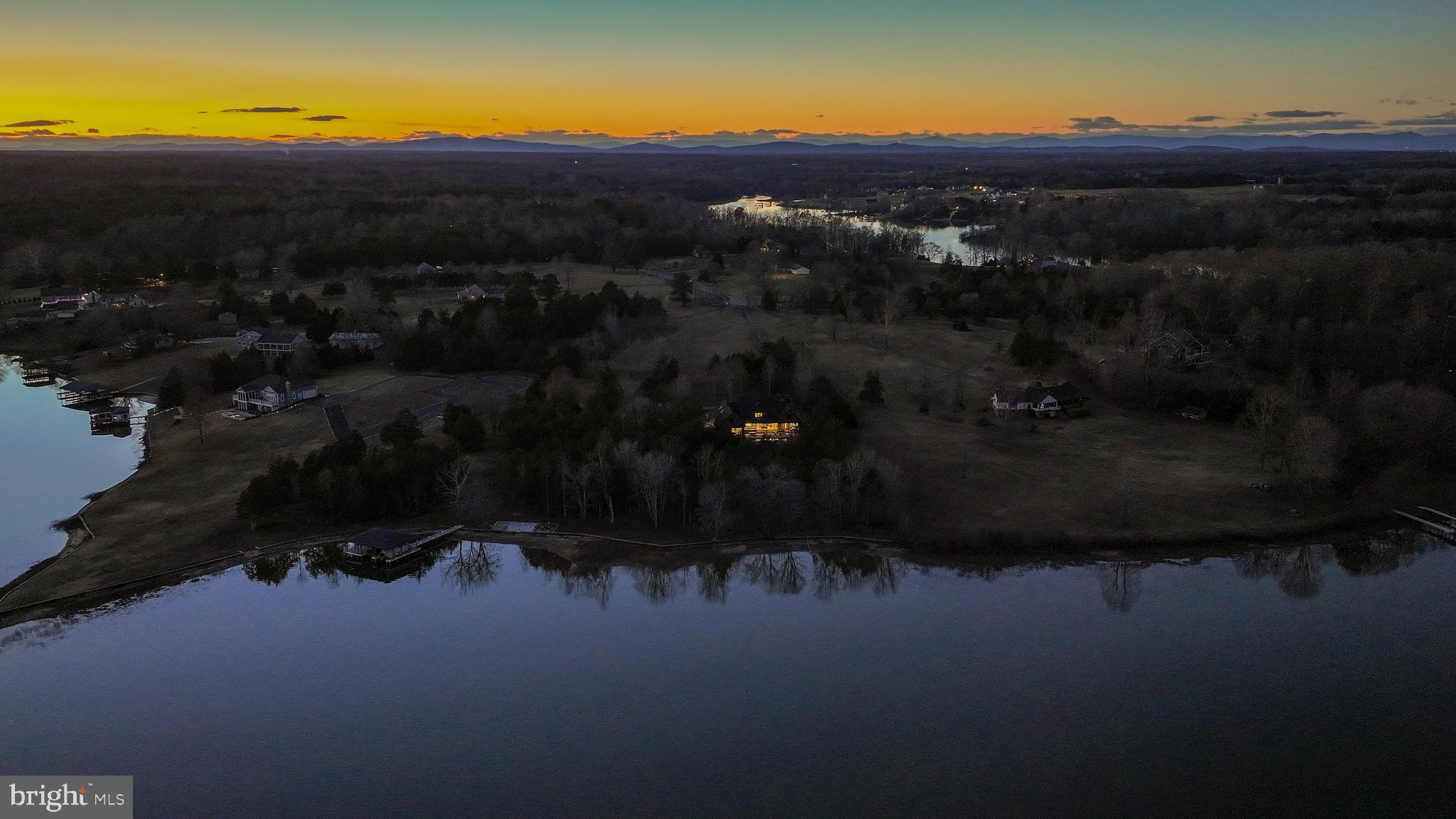 THALIA SHORES - Residential