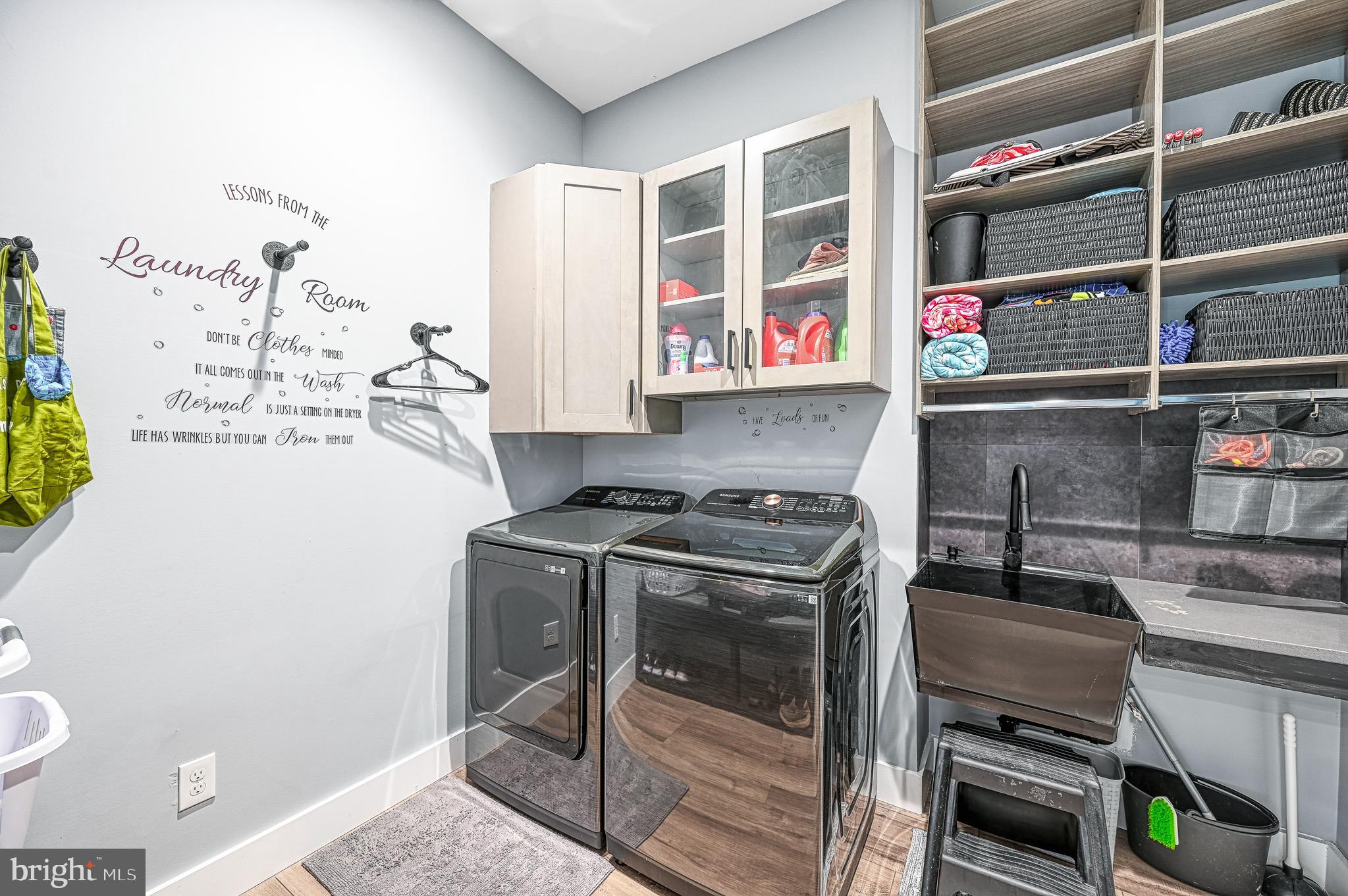 THALIA SHORES - Residential