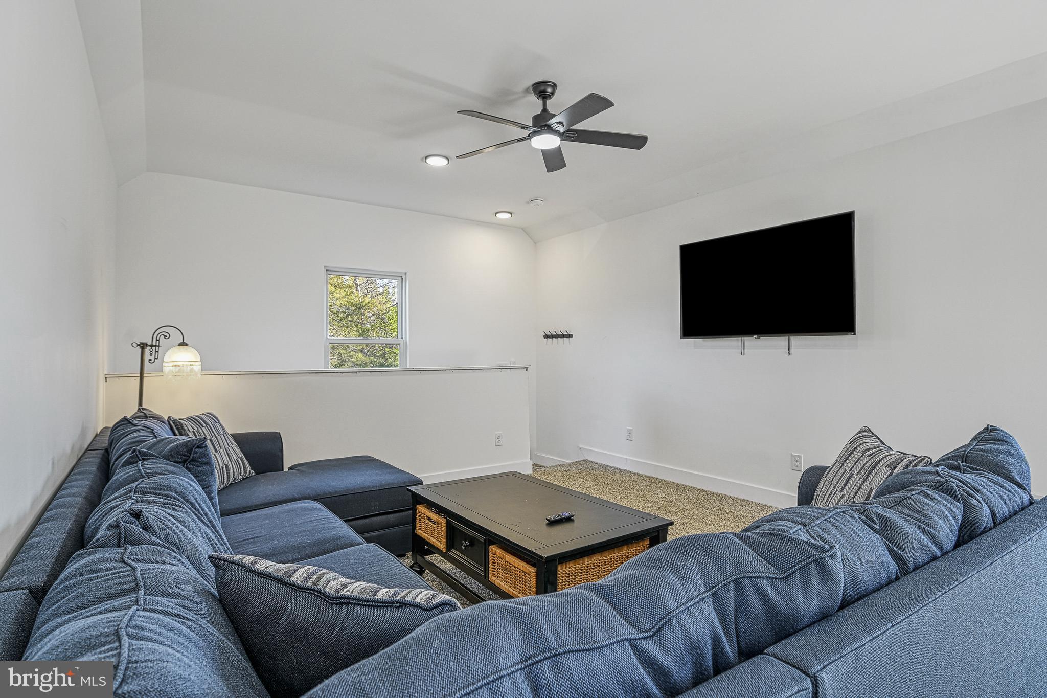 THALIA SHORES - Residential