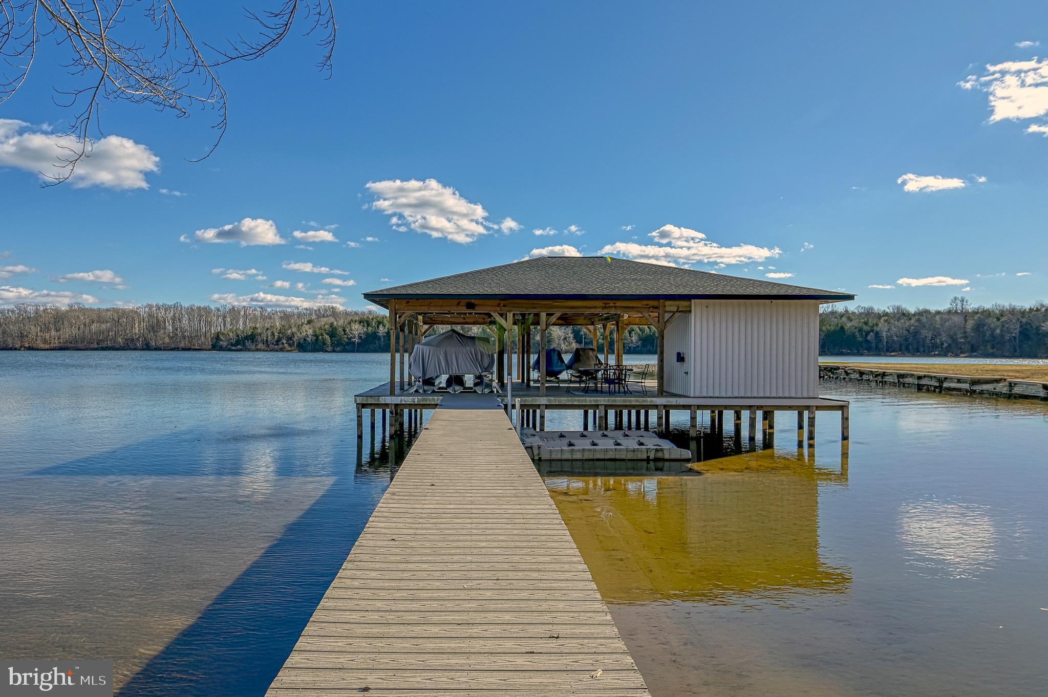 THALIA SHORES - Residential