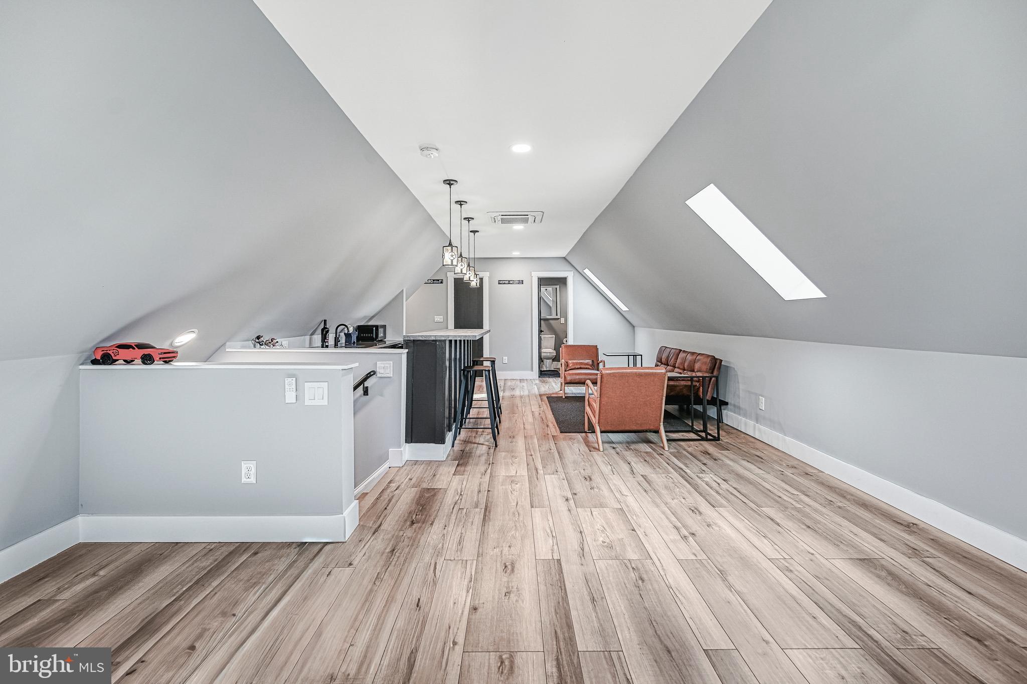 THALIA SHORES - Residential