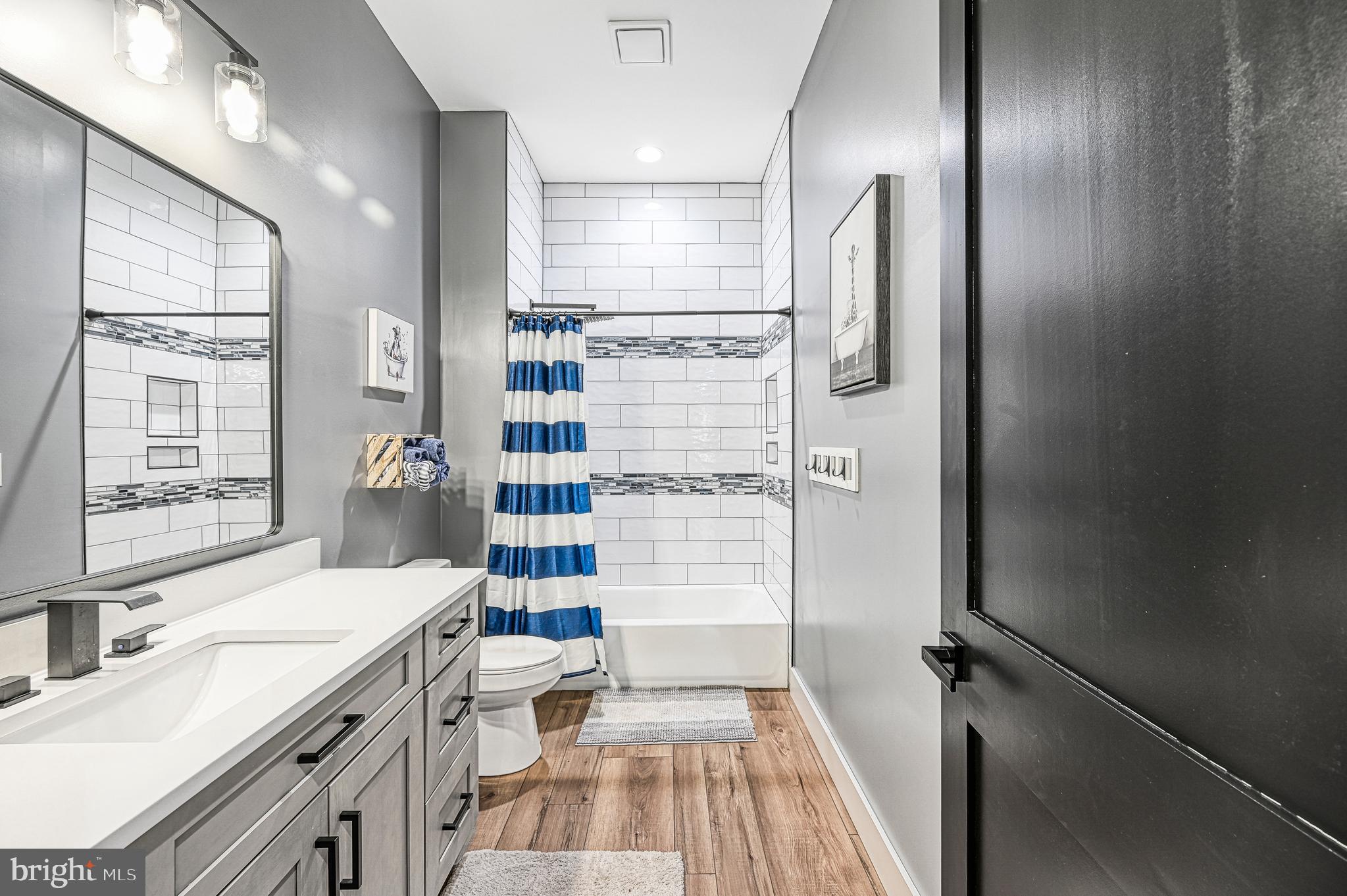 THALIA SHORES - Residential