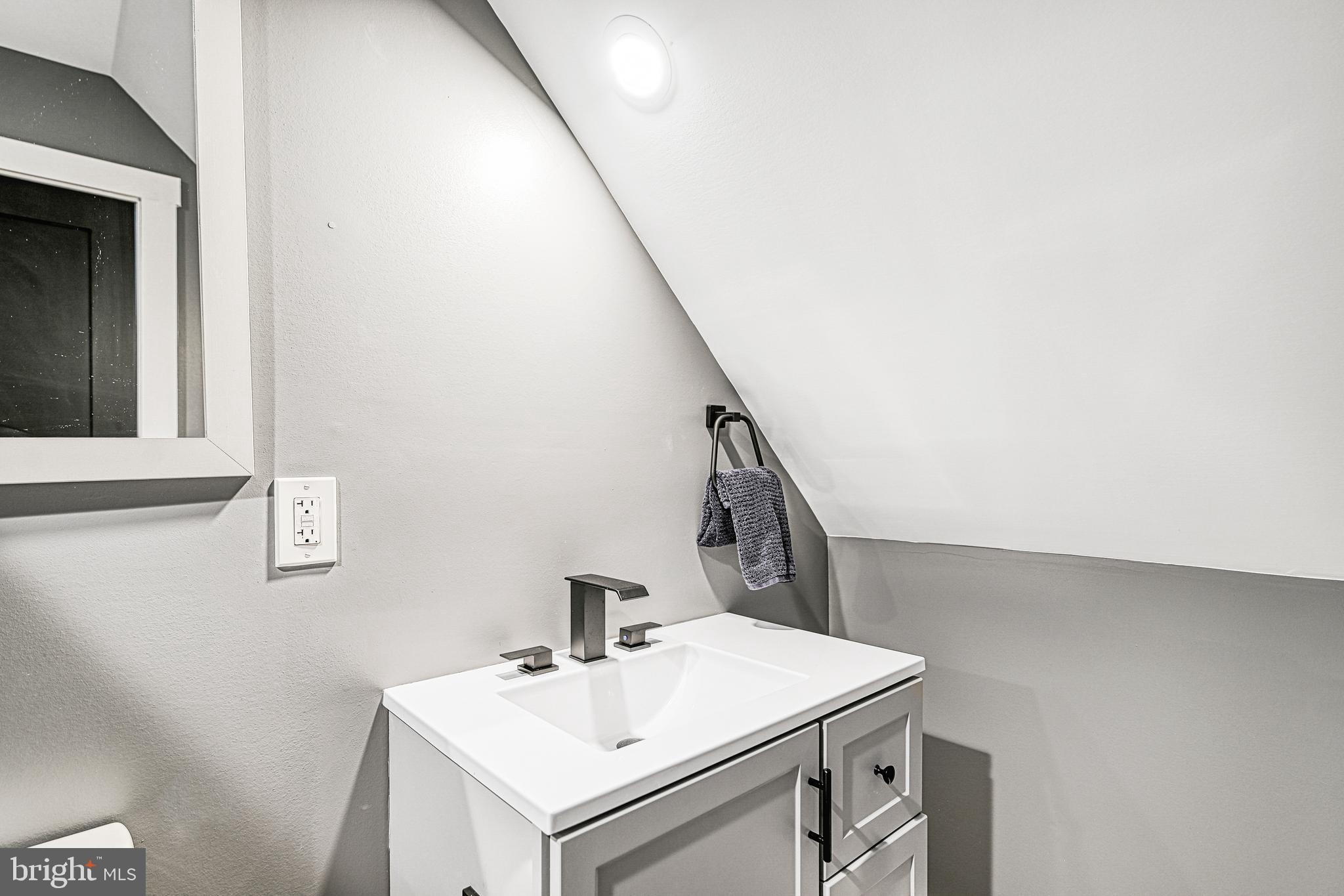 THALIA SHORES - Residential