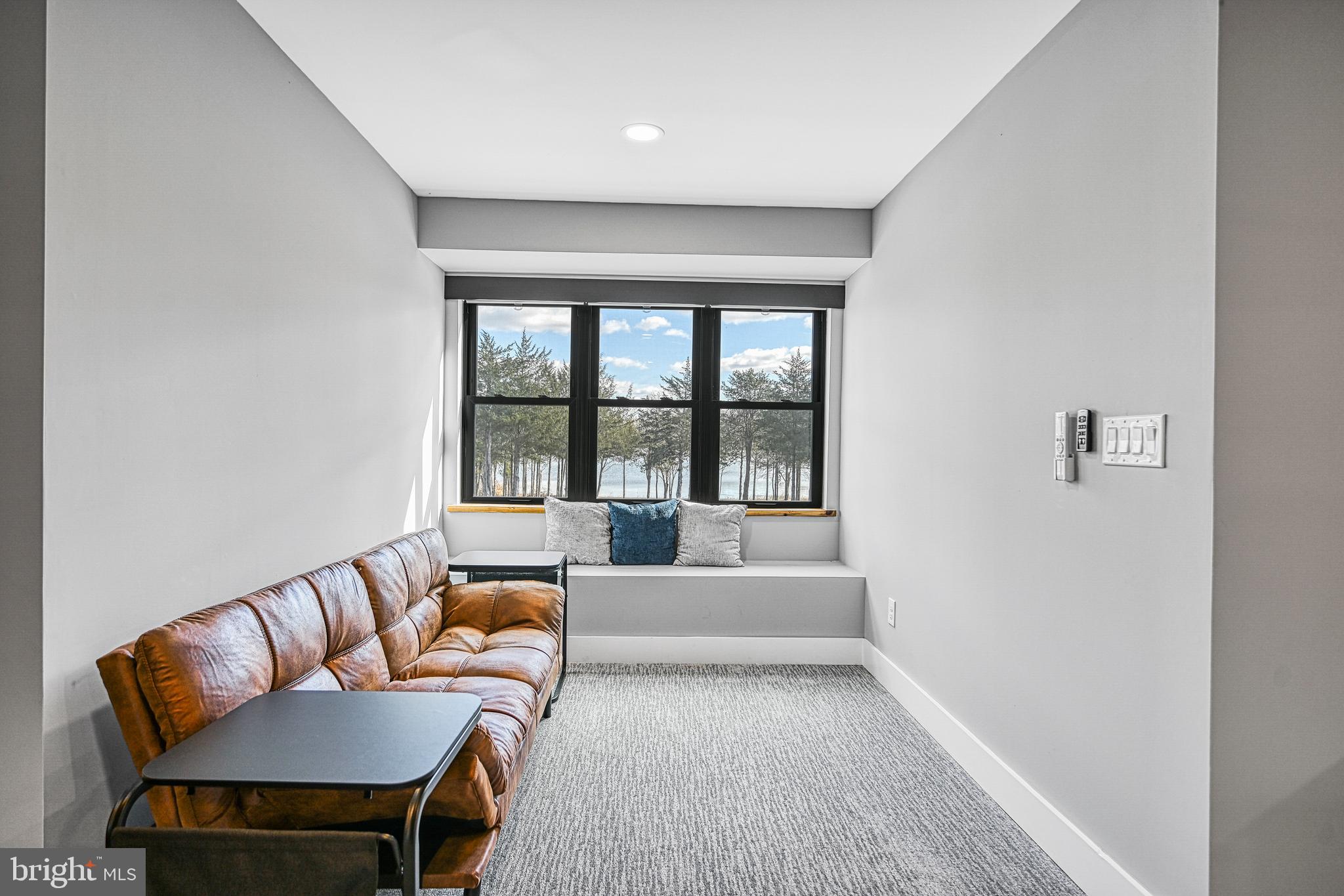 THALIA SHORES - Residential