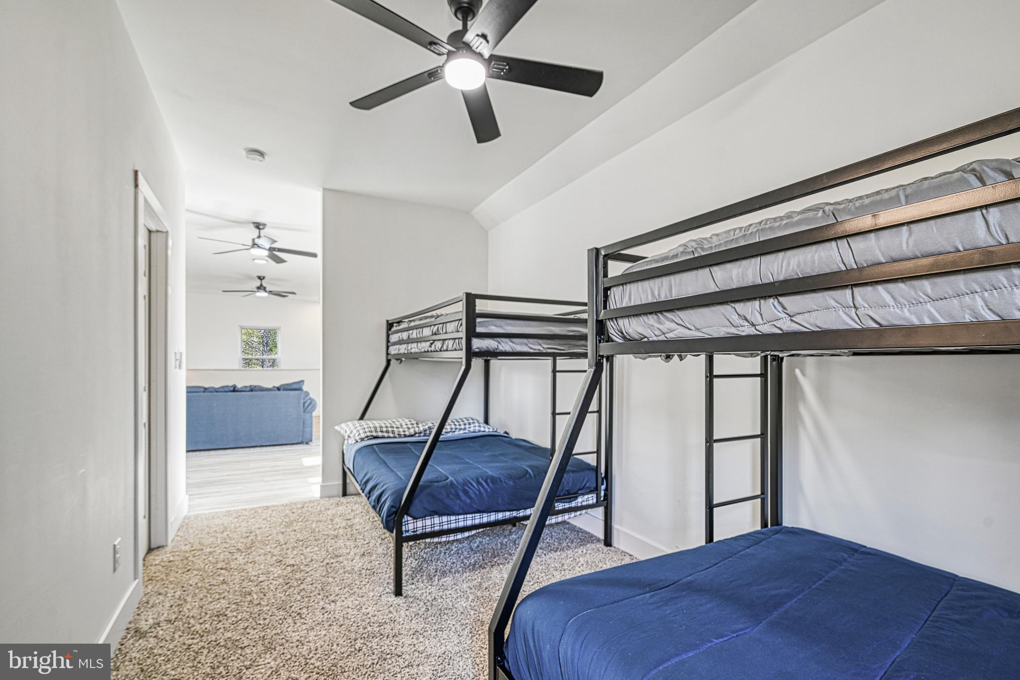 THALIA SHORES - Residential