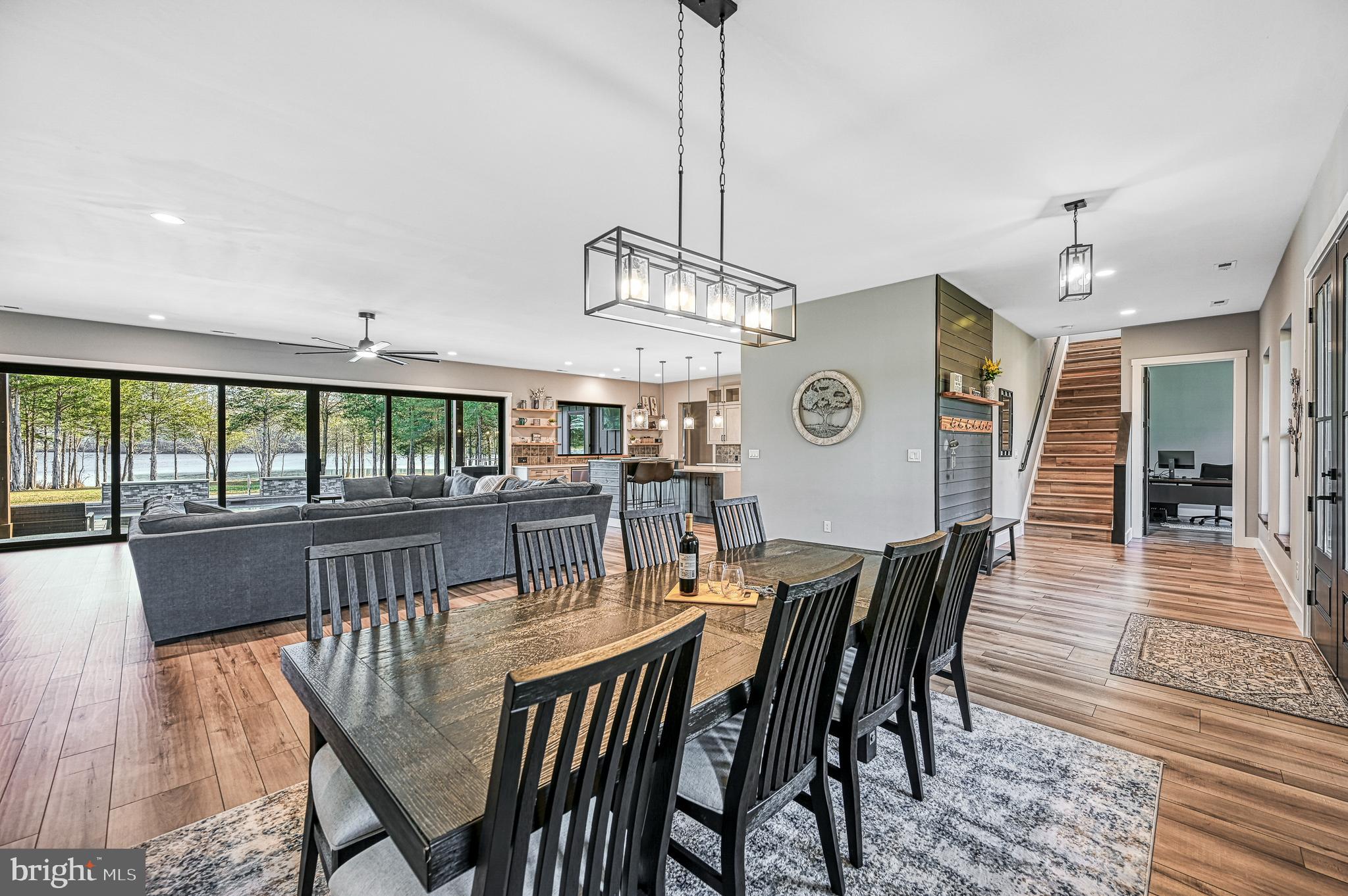 THALIA SHORES - Residential