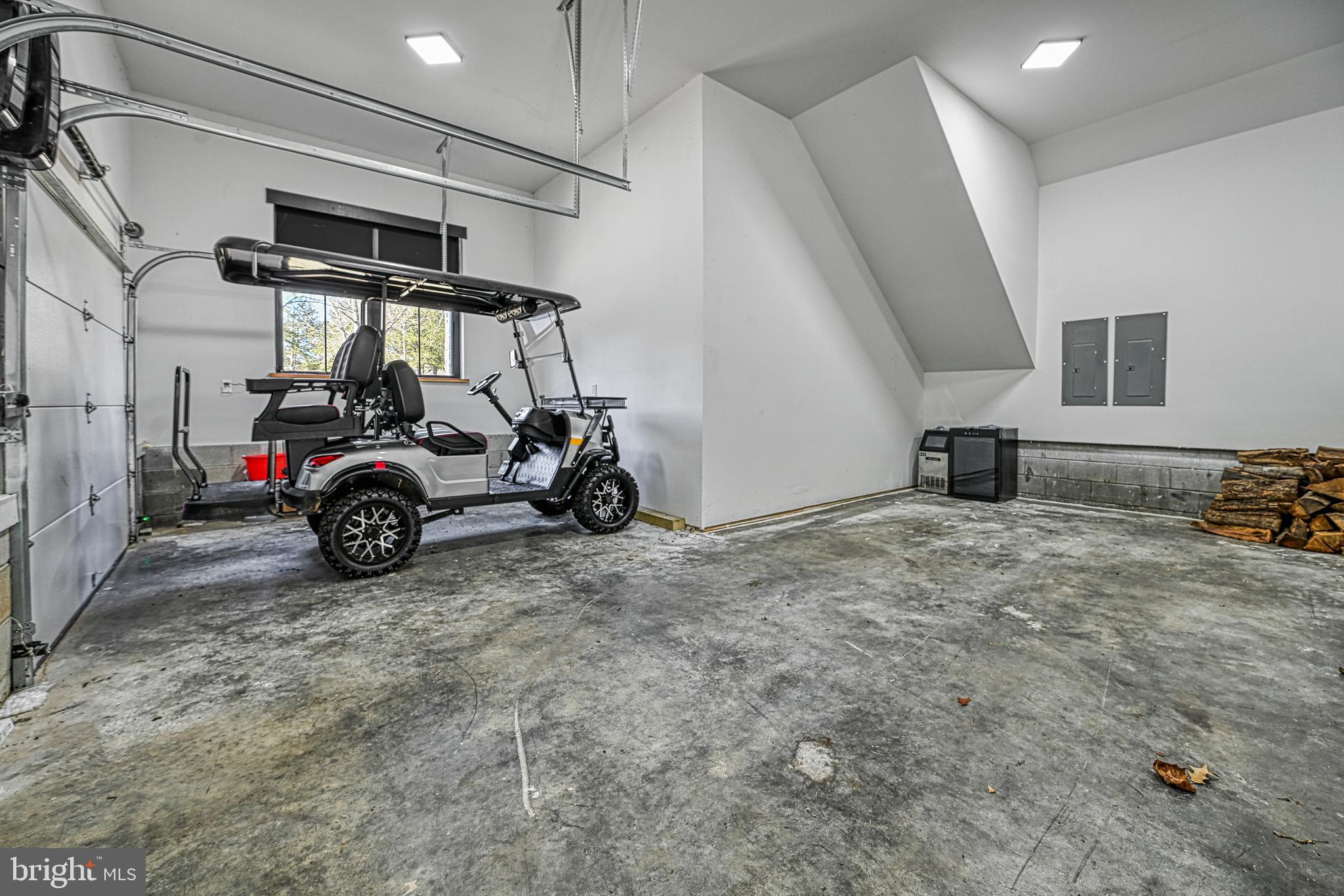 THALIA SHORES - Residential