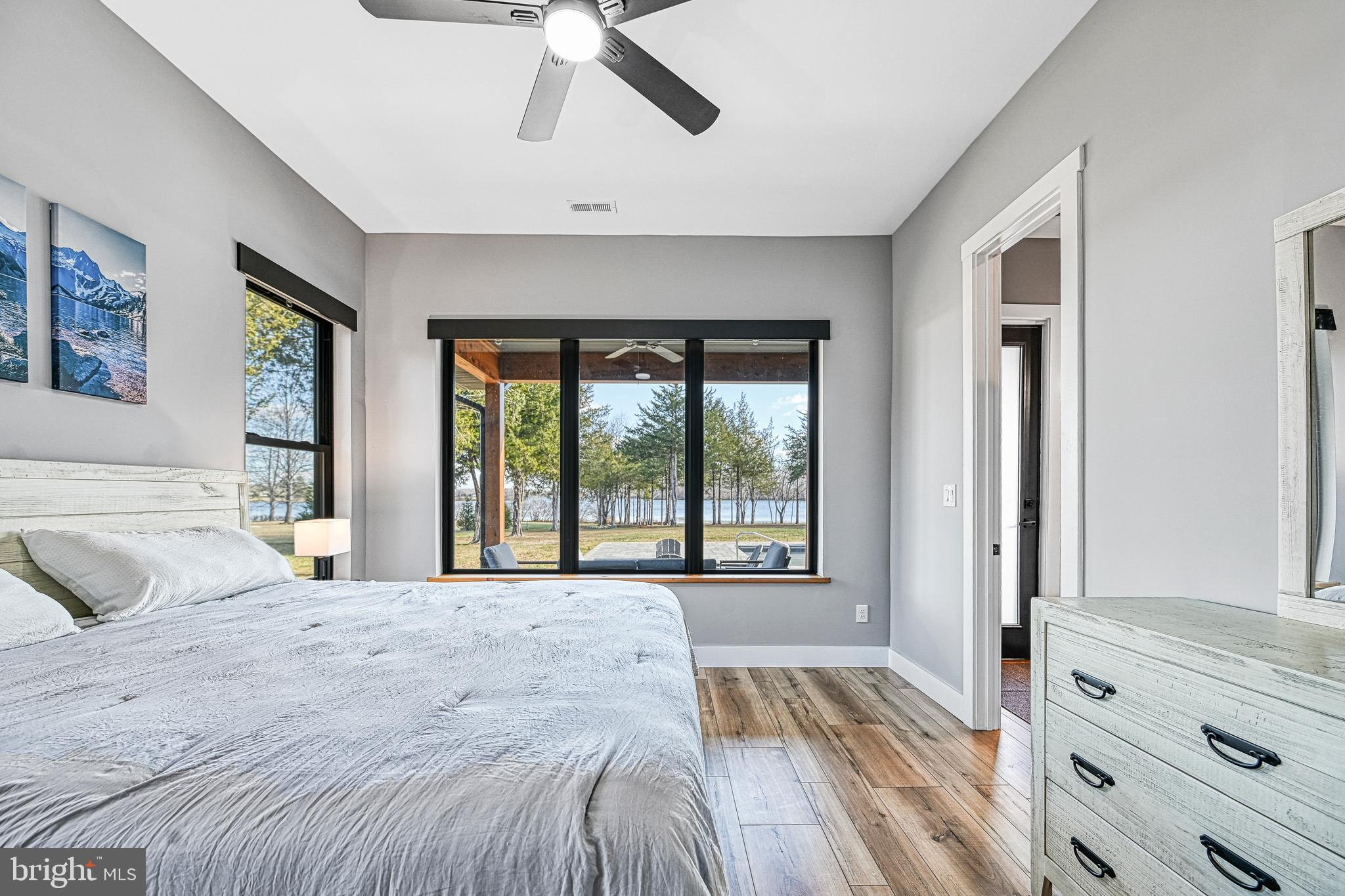 THALIA SHORES - Residential