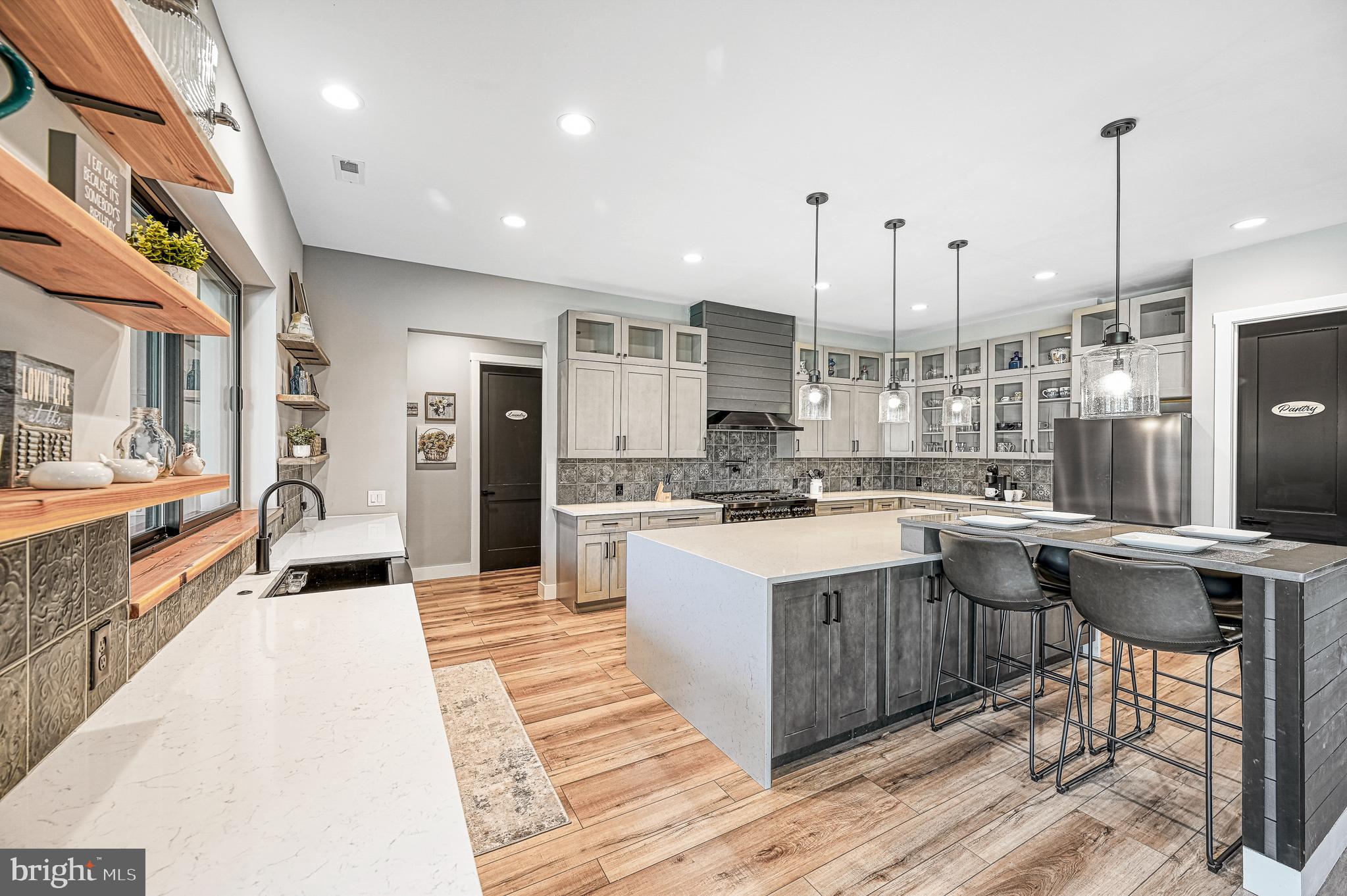 THALIA SHORES - Residential