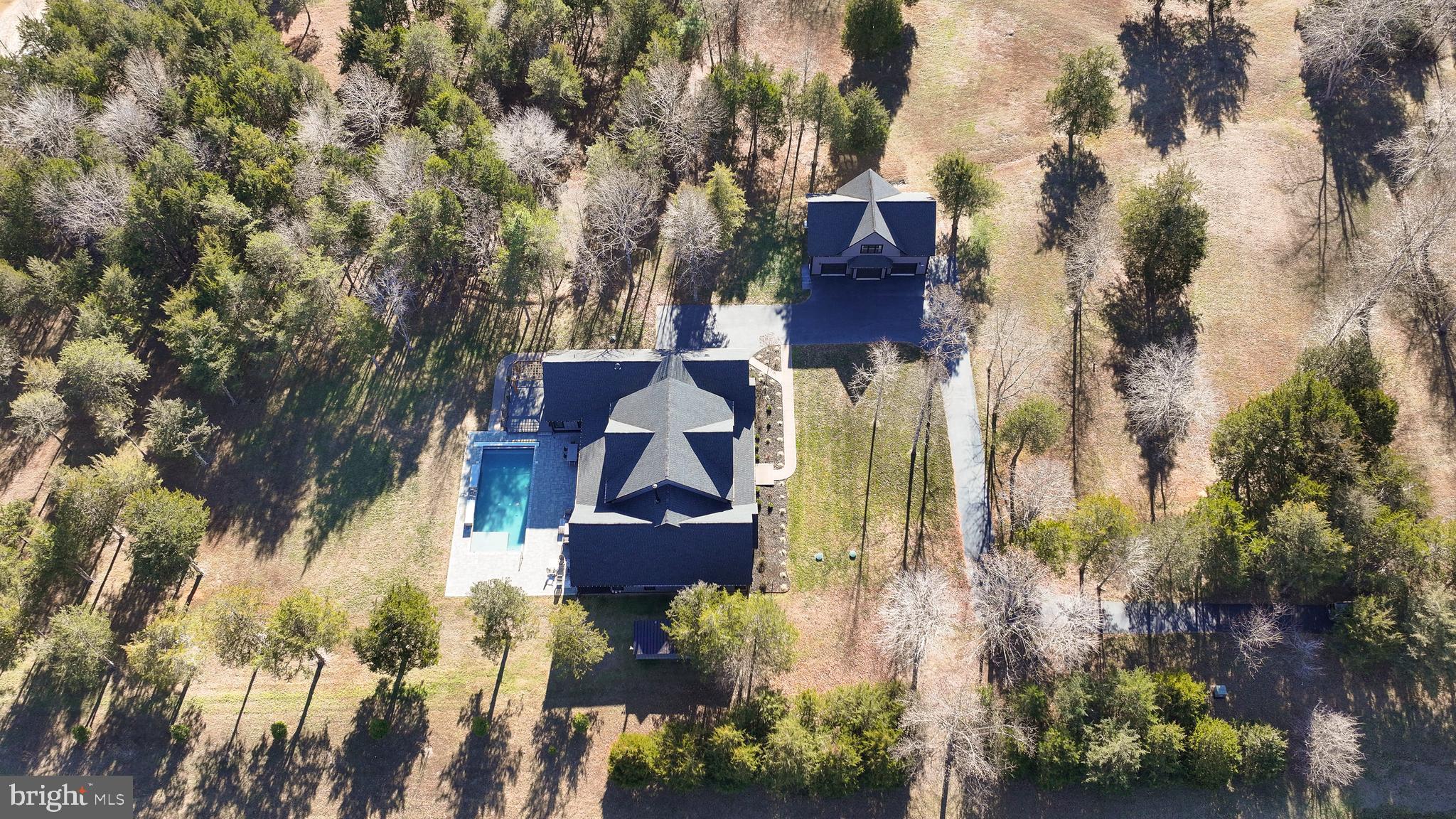 THALIA SHORES - Residential