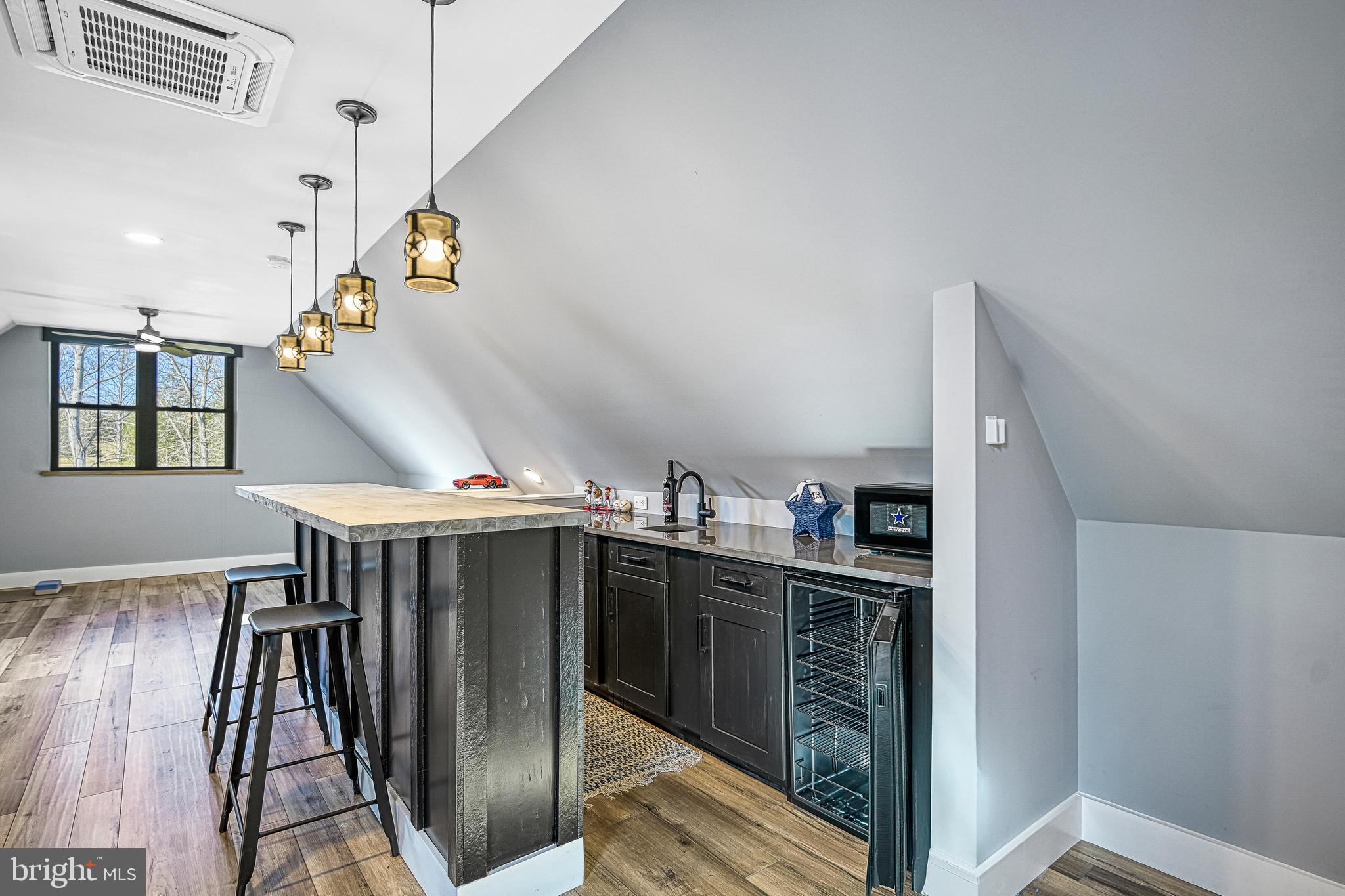 THALIA SHORES - Residential