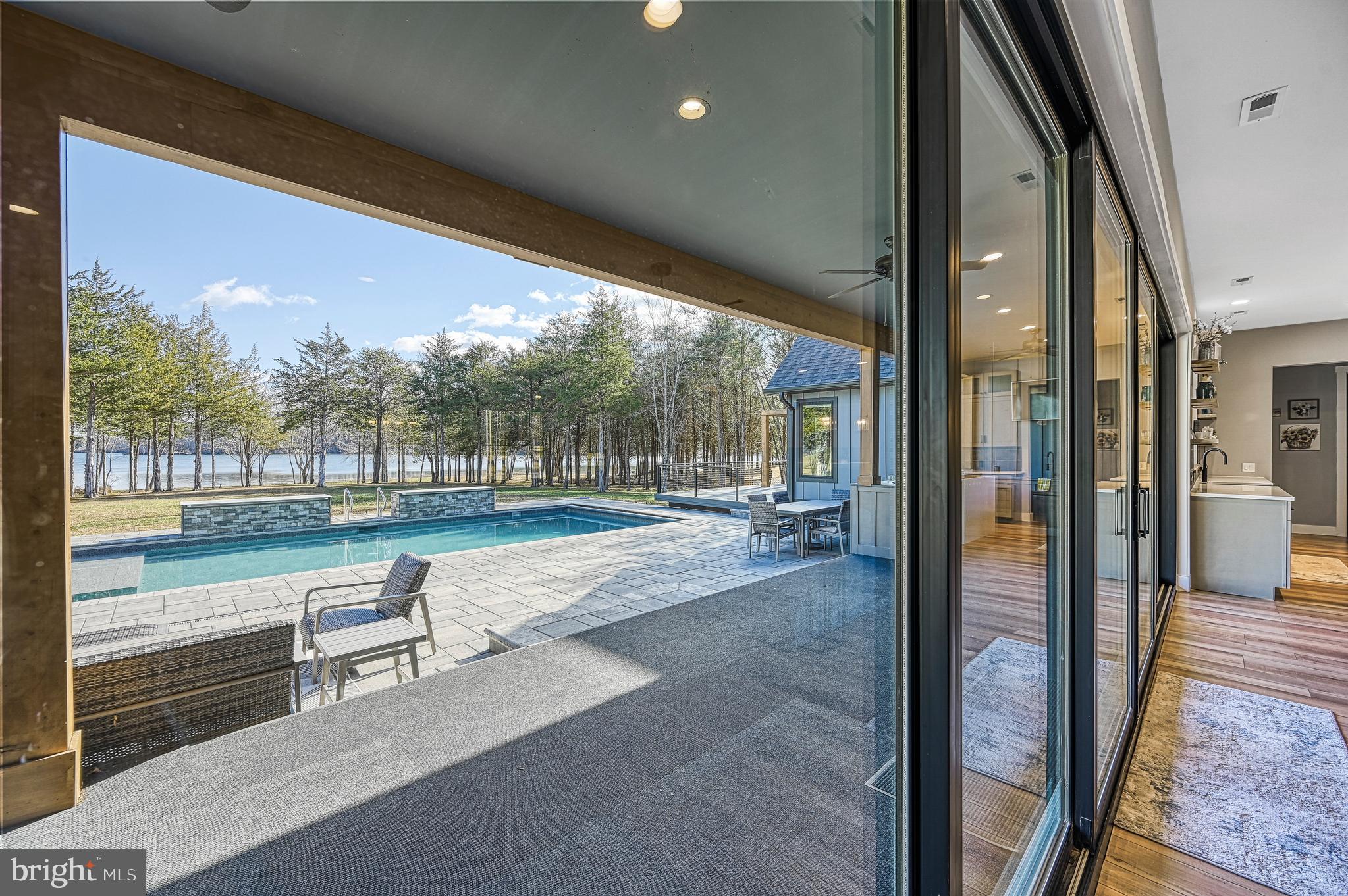 THALIA SHORES - Residential