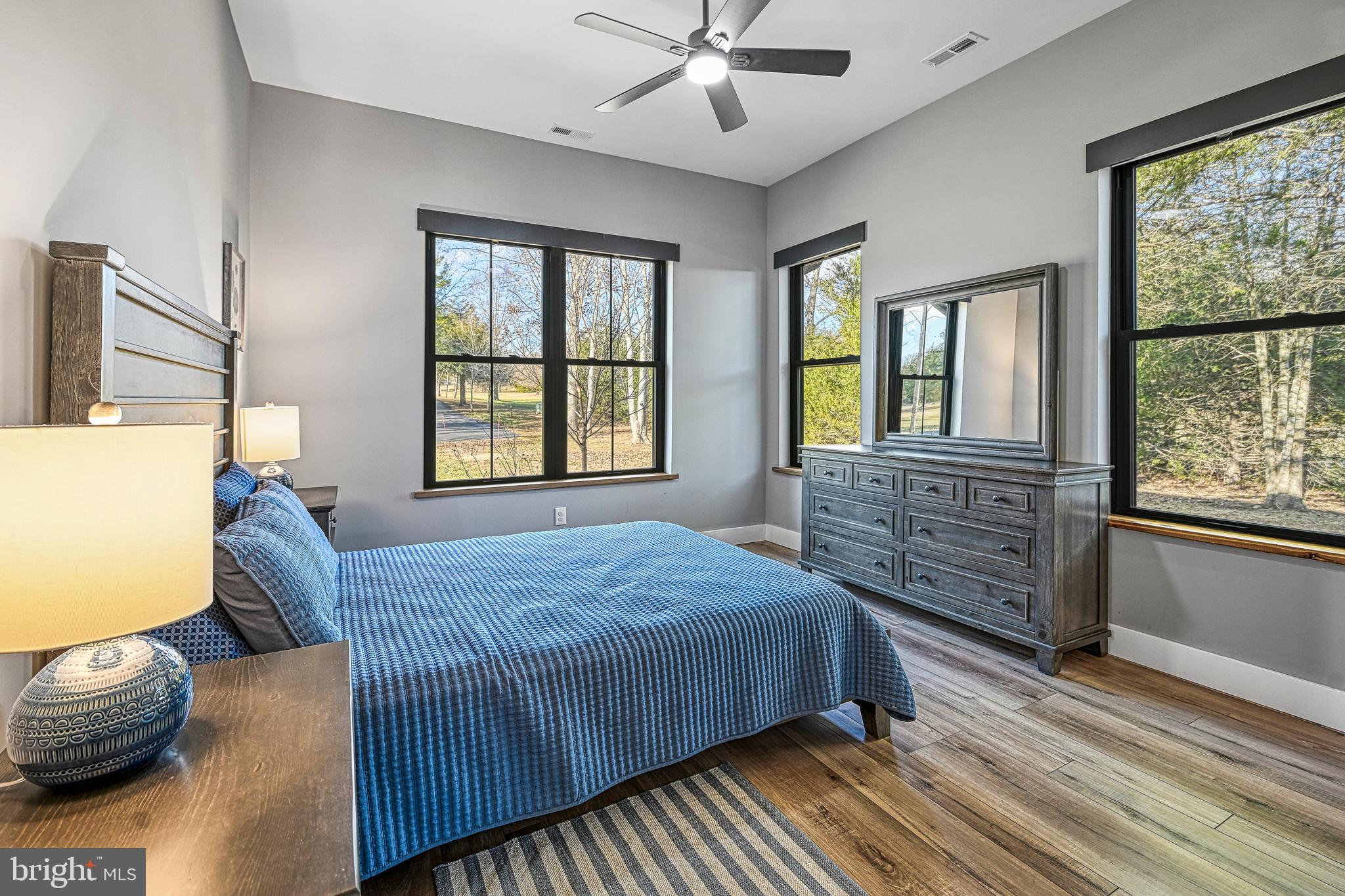 THALIA SHORES - Residential