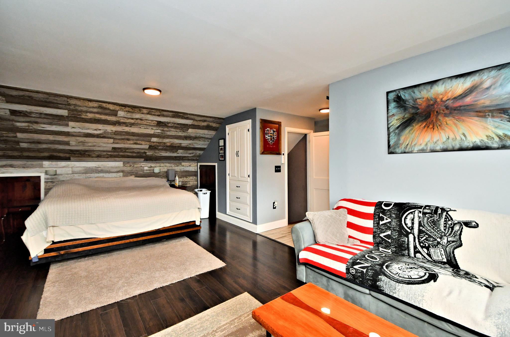 WYOMISSING HILLS - Residential