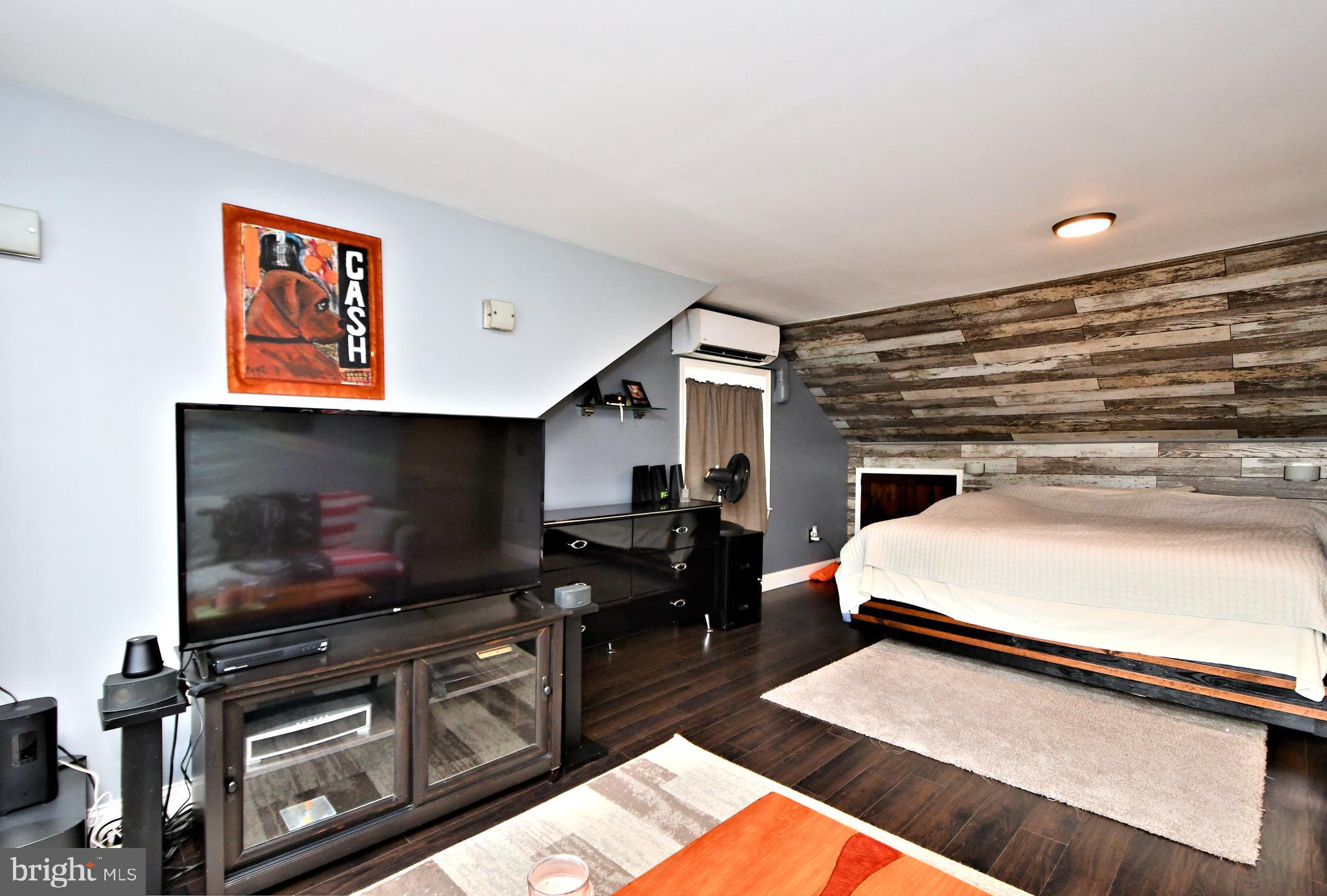 WYOMISSING HILLS - Residential