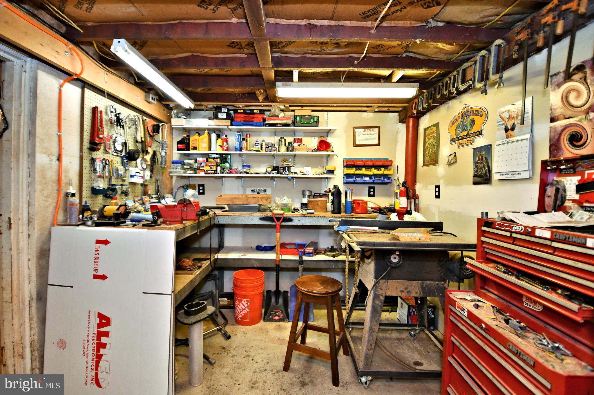 WYOMISSING HILLS - Residential