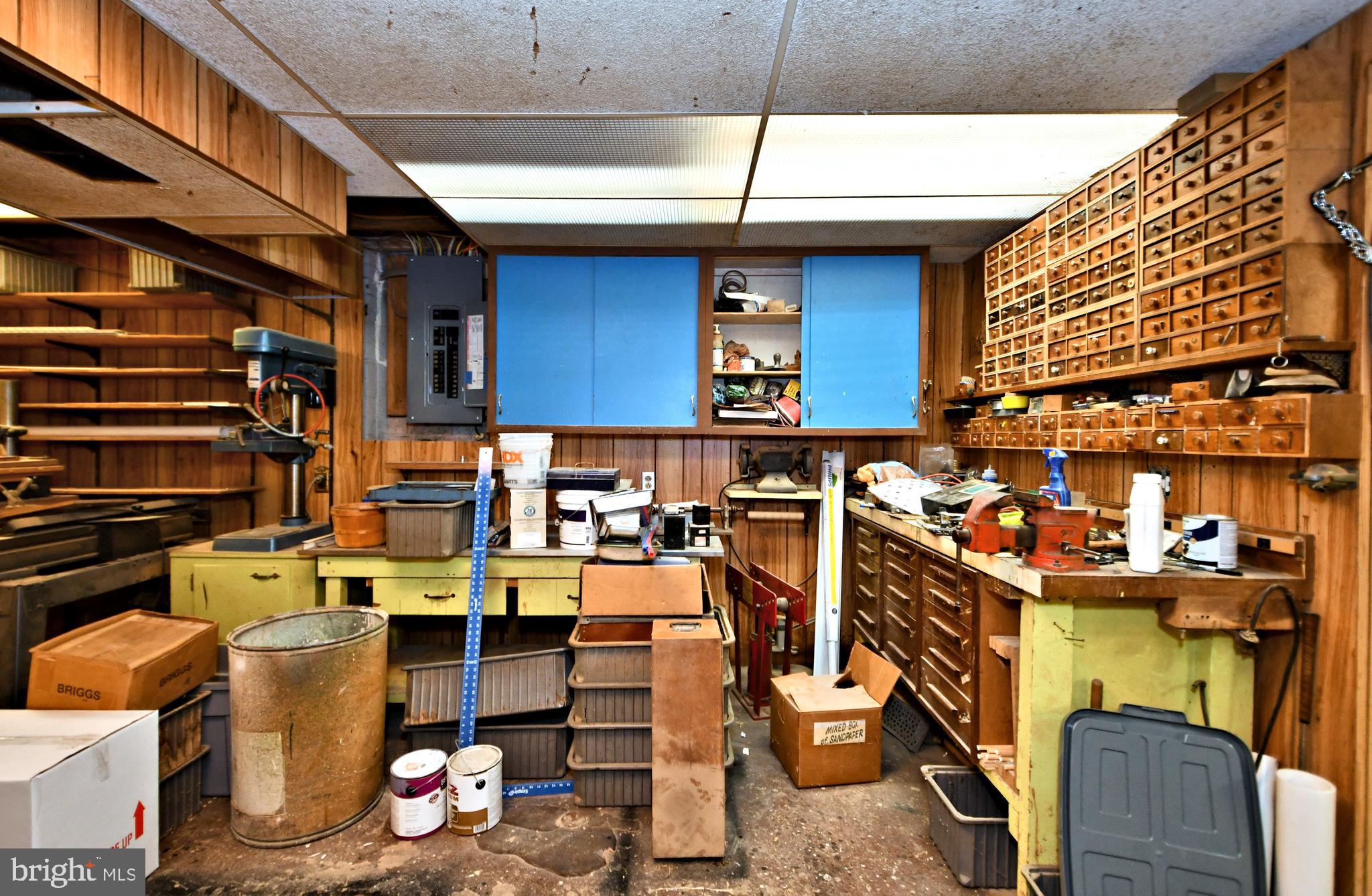 WYOMISSING HILLS - Residential