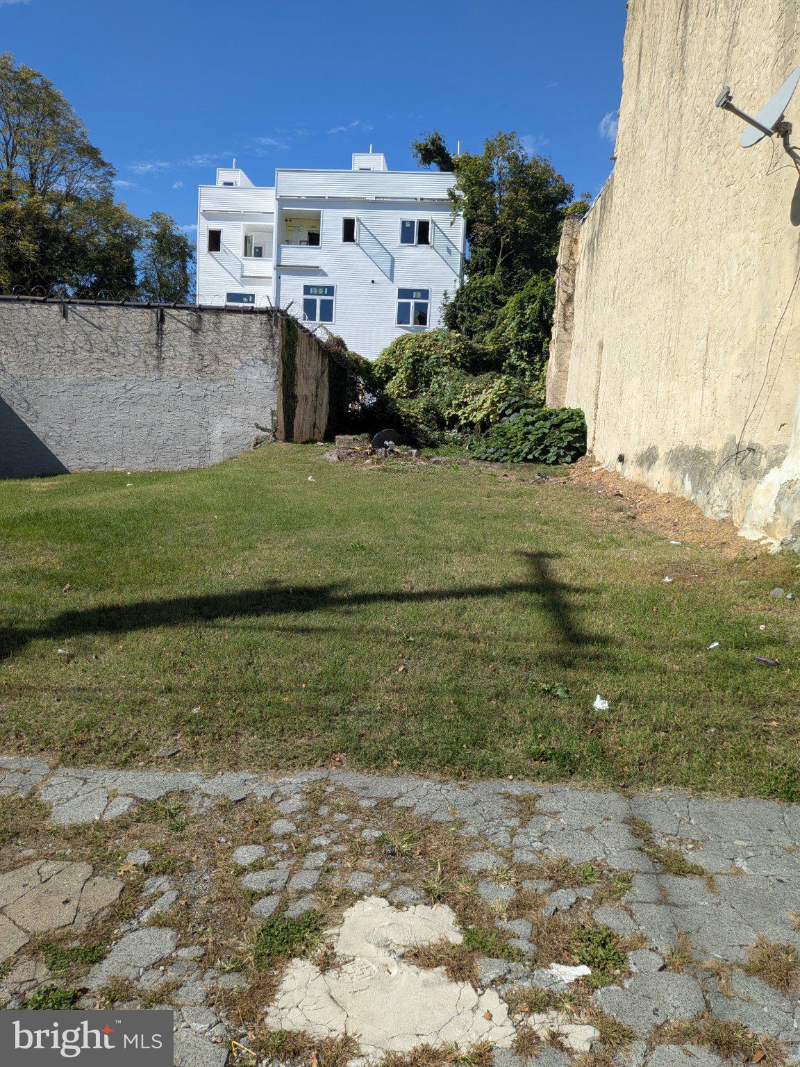 33 E PRICE STREET