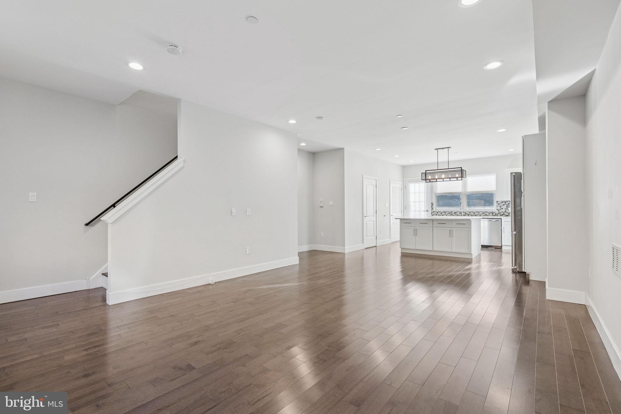 ROXBOROUGH - Residential