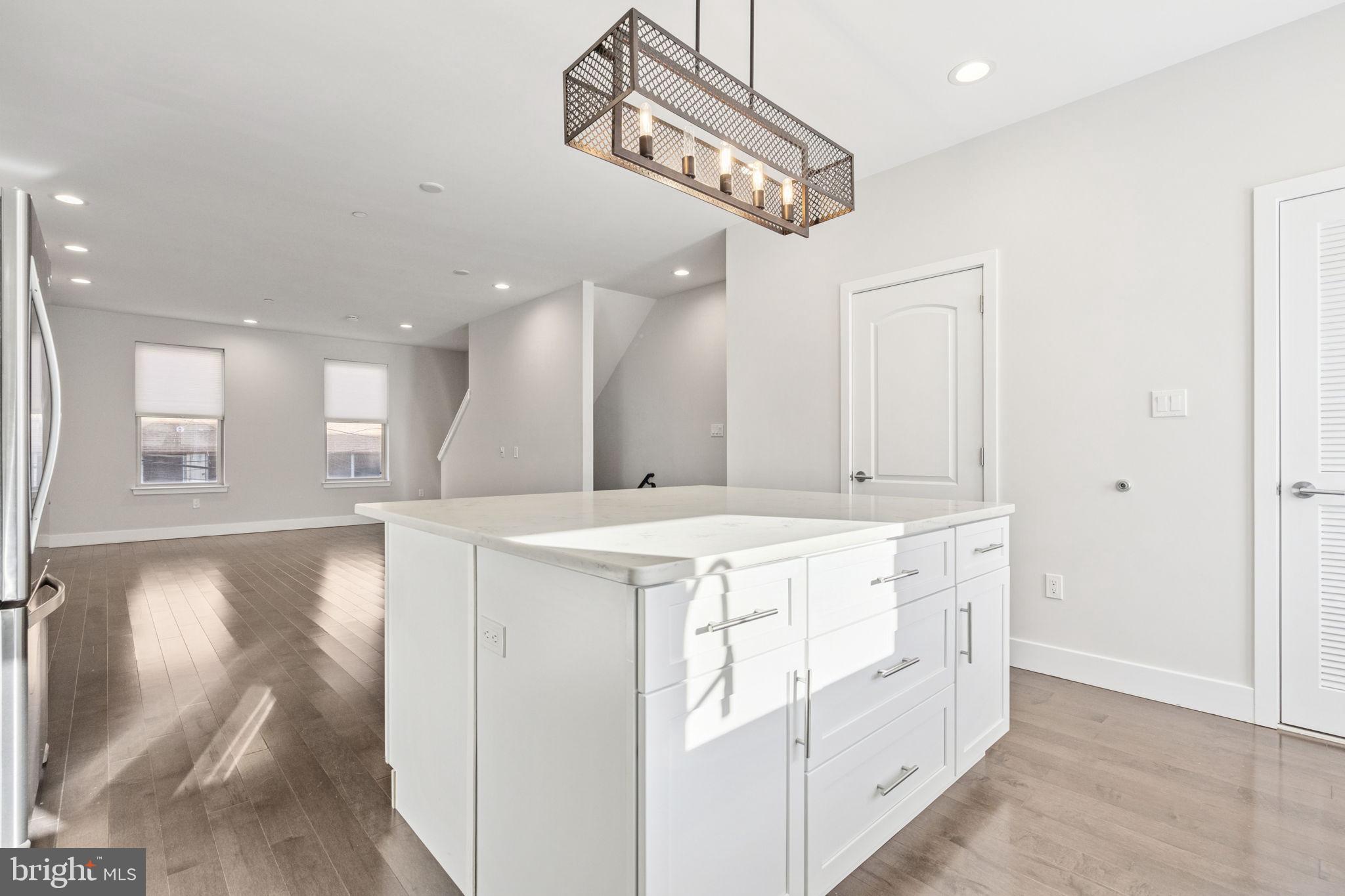 ROXBOROUGH - Residential