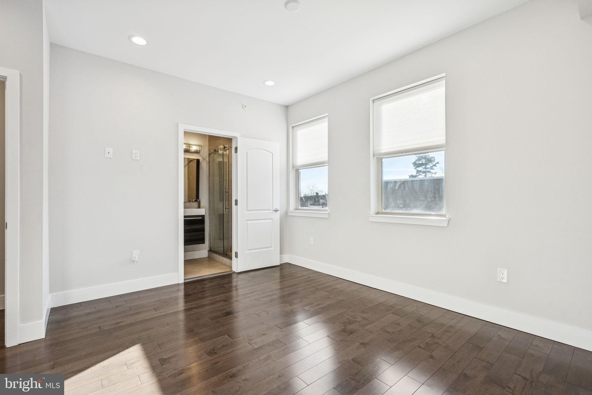 ROXBOROUGH - Residential