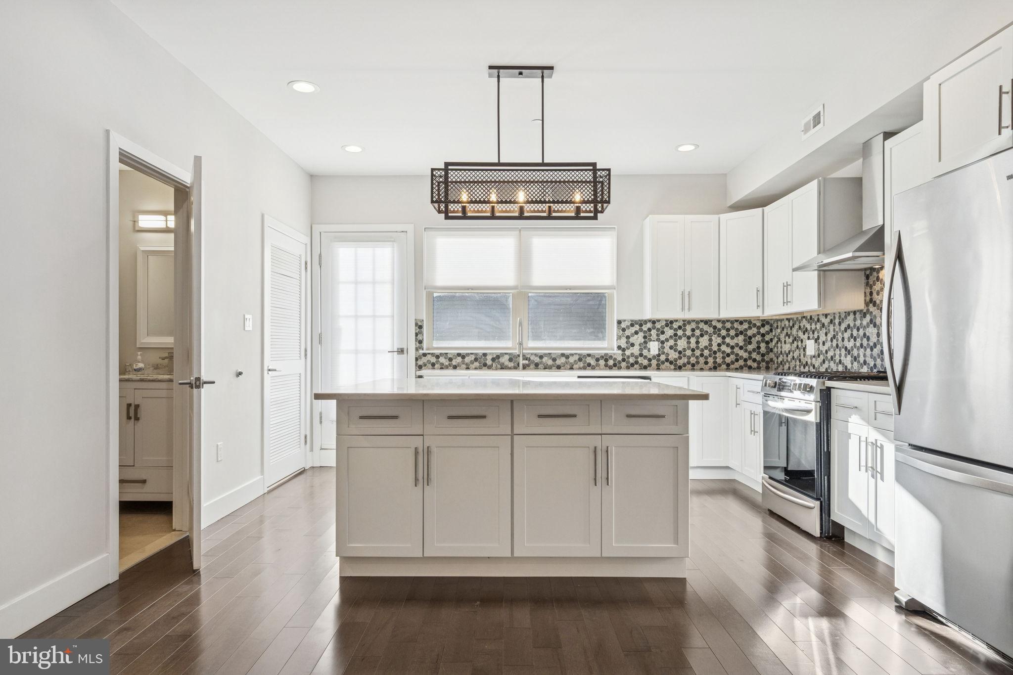 ROXBOROUGH - Residential