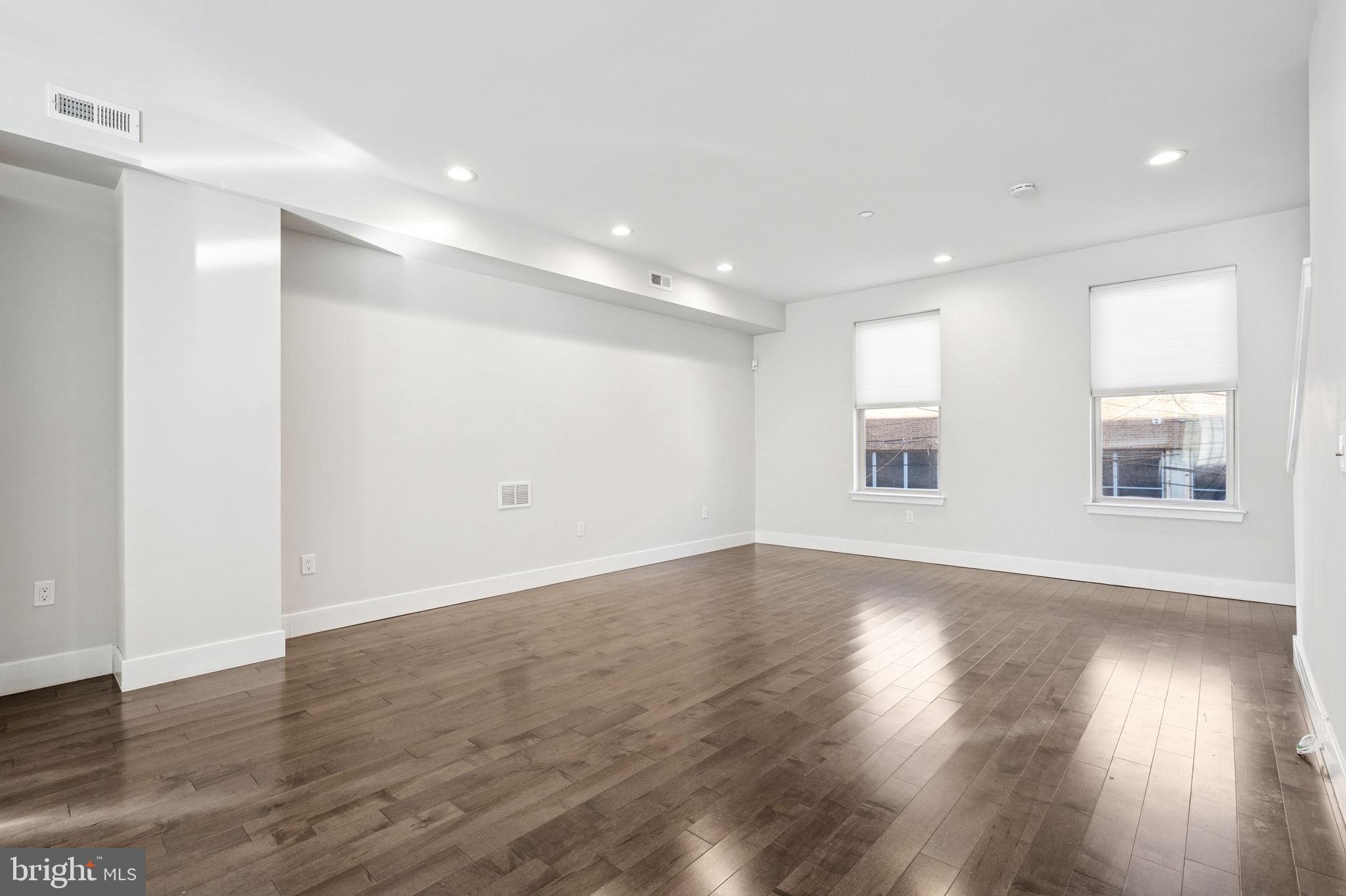 ROXBOROUGH - Residential