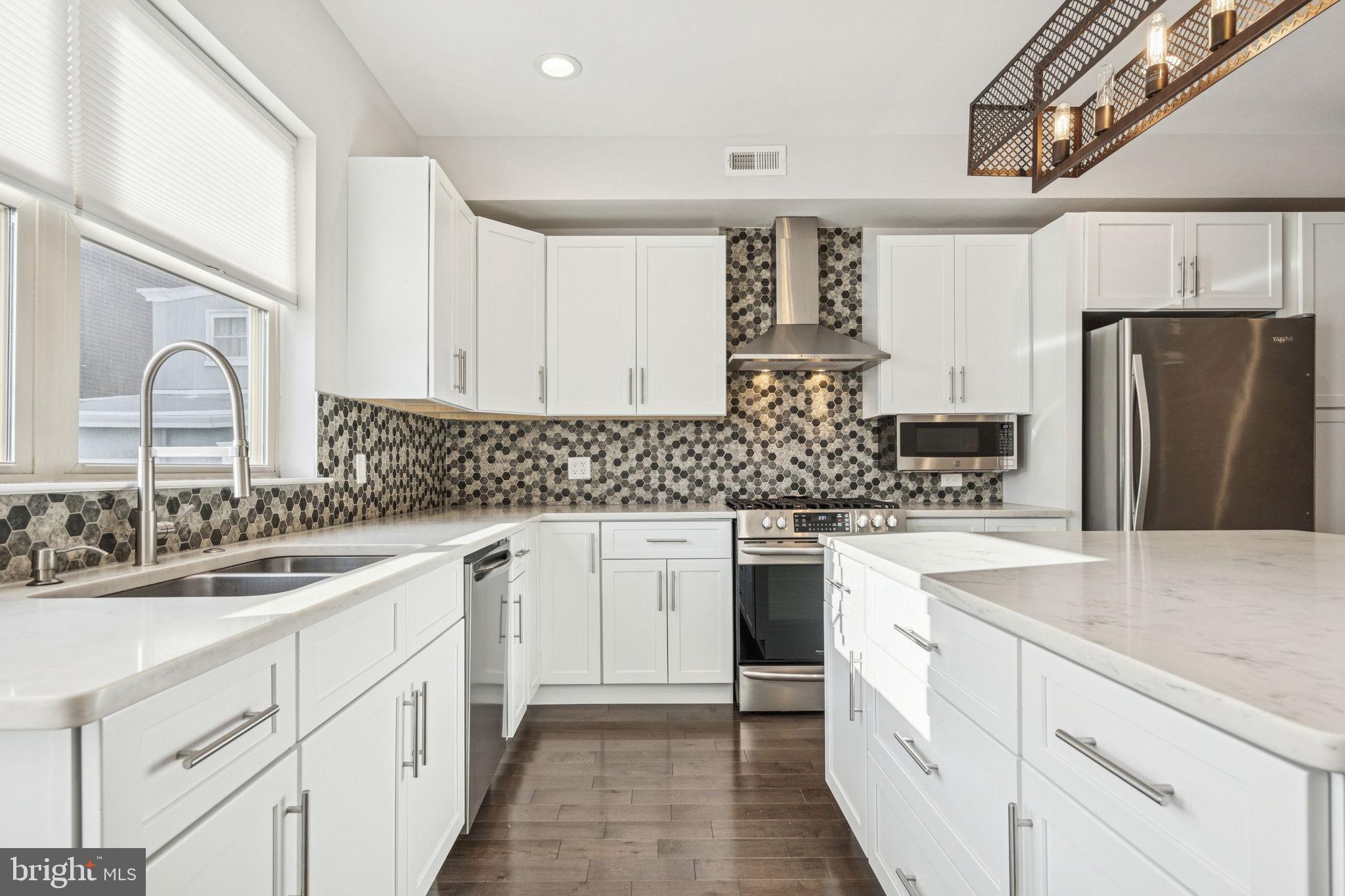 ROXBOROUGH - Residential