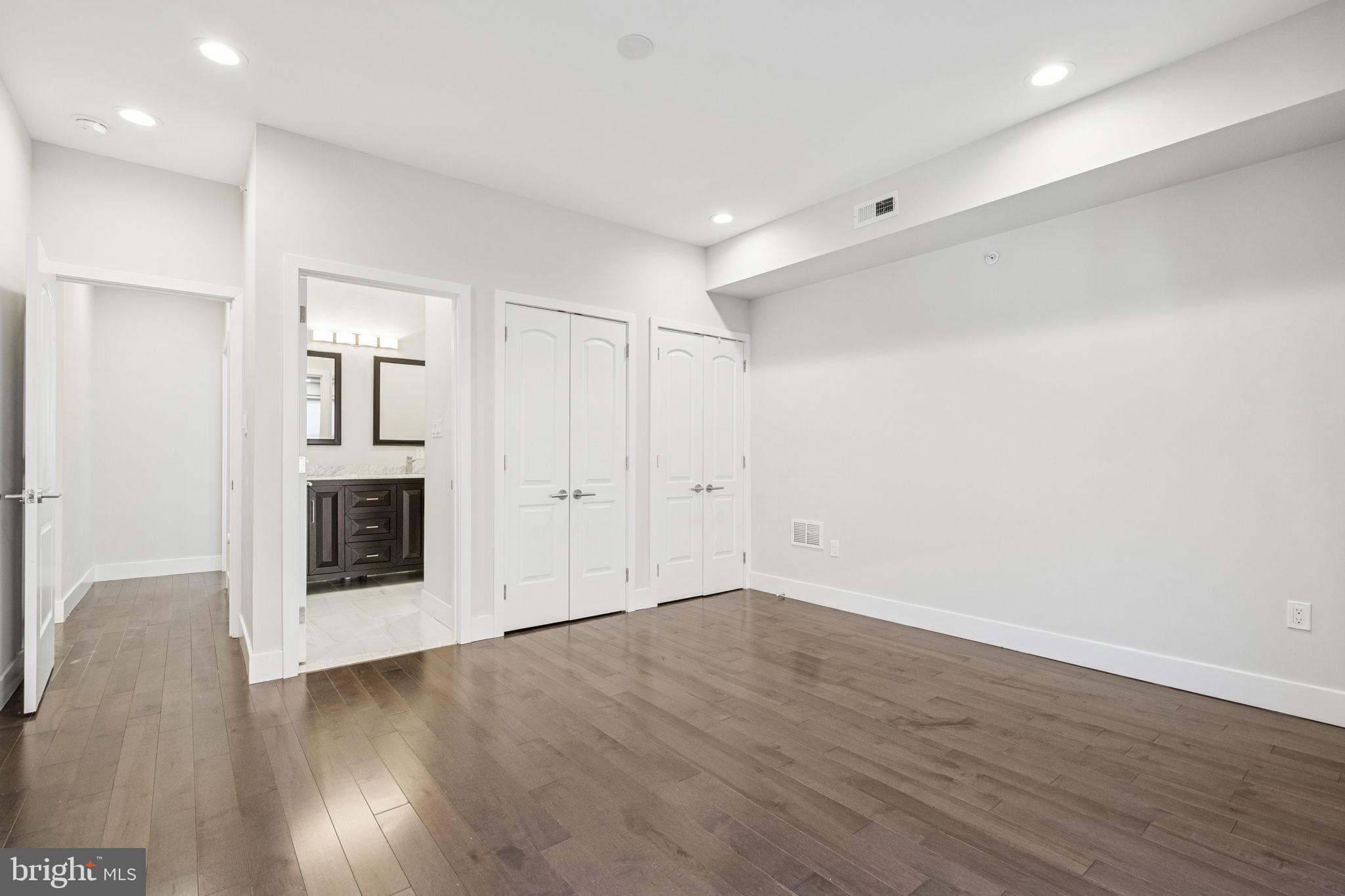 ROXBOROUGH - Residential