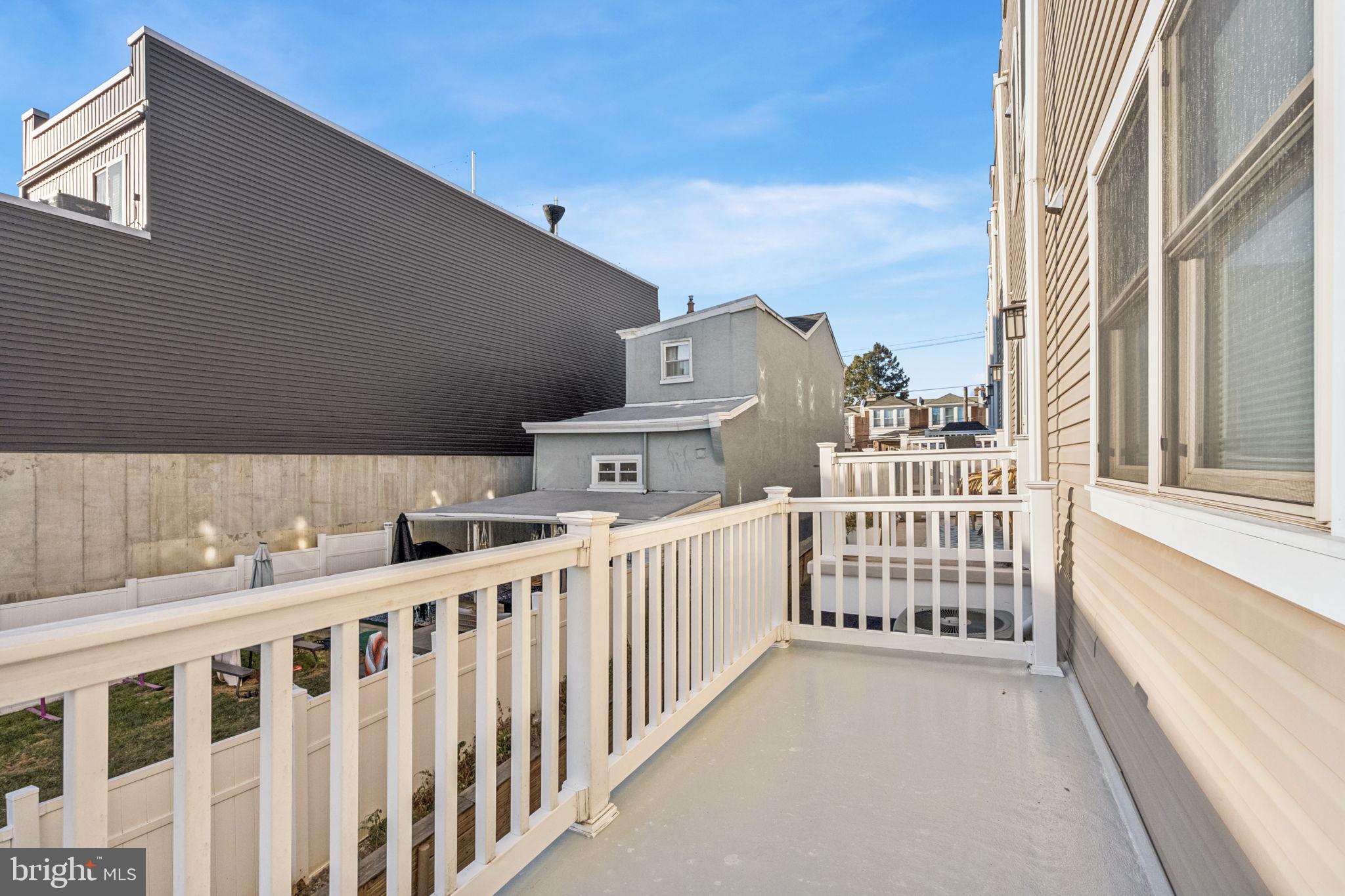 ROXBOROUGH - Residential