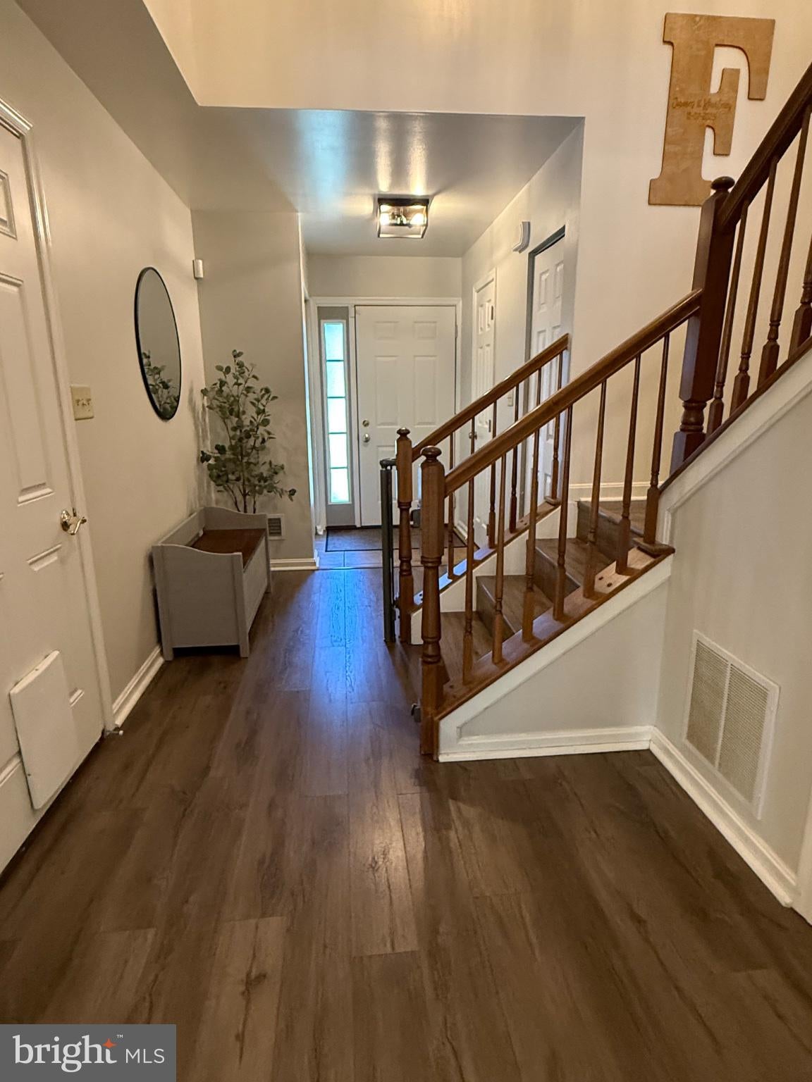 539 POND VIEW COURT