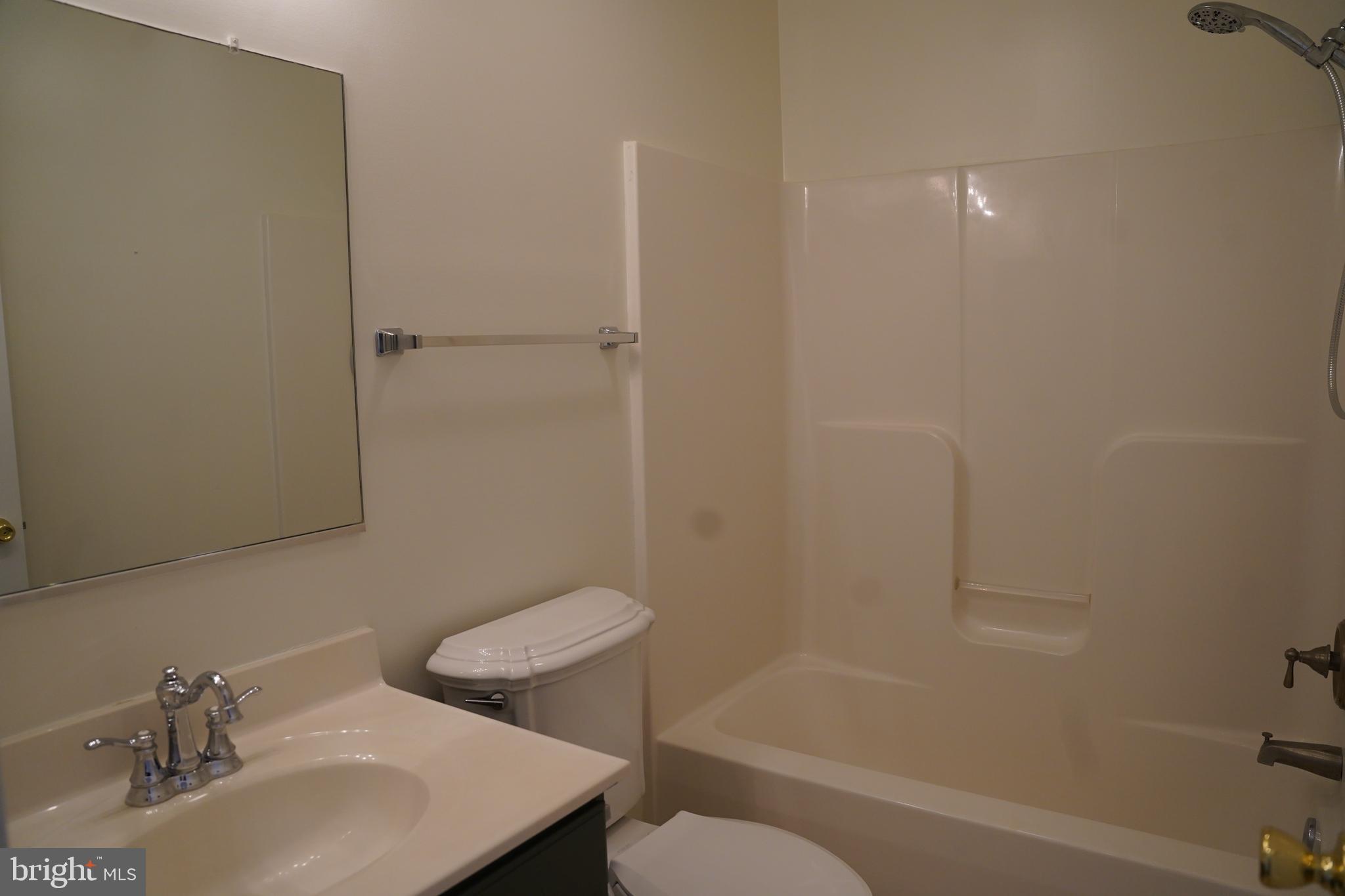 FOREST HEIGHTS - Residential Lease