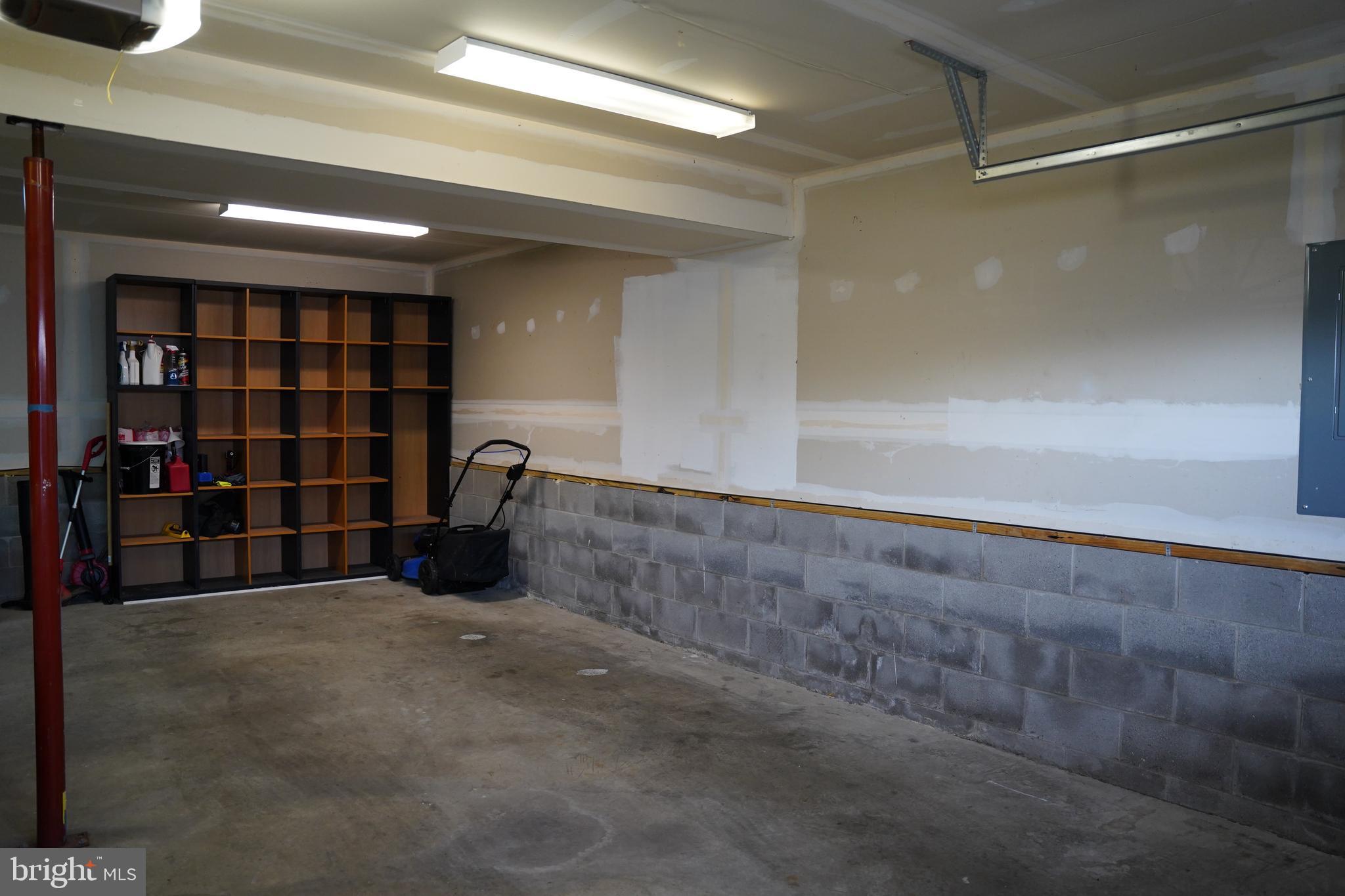 FOREST HEIGHTS - Residential Lease