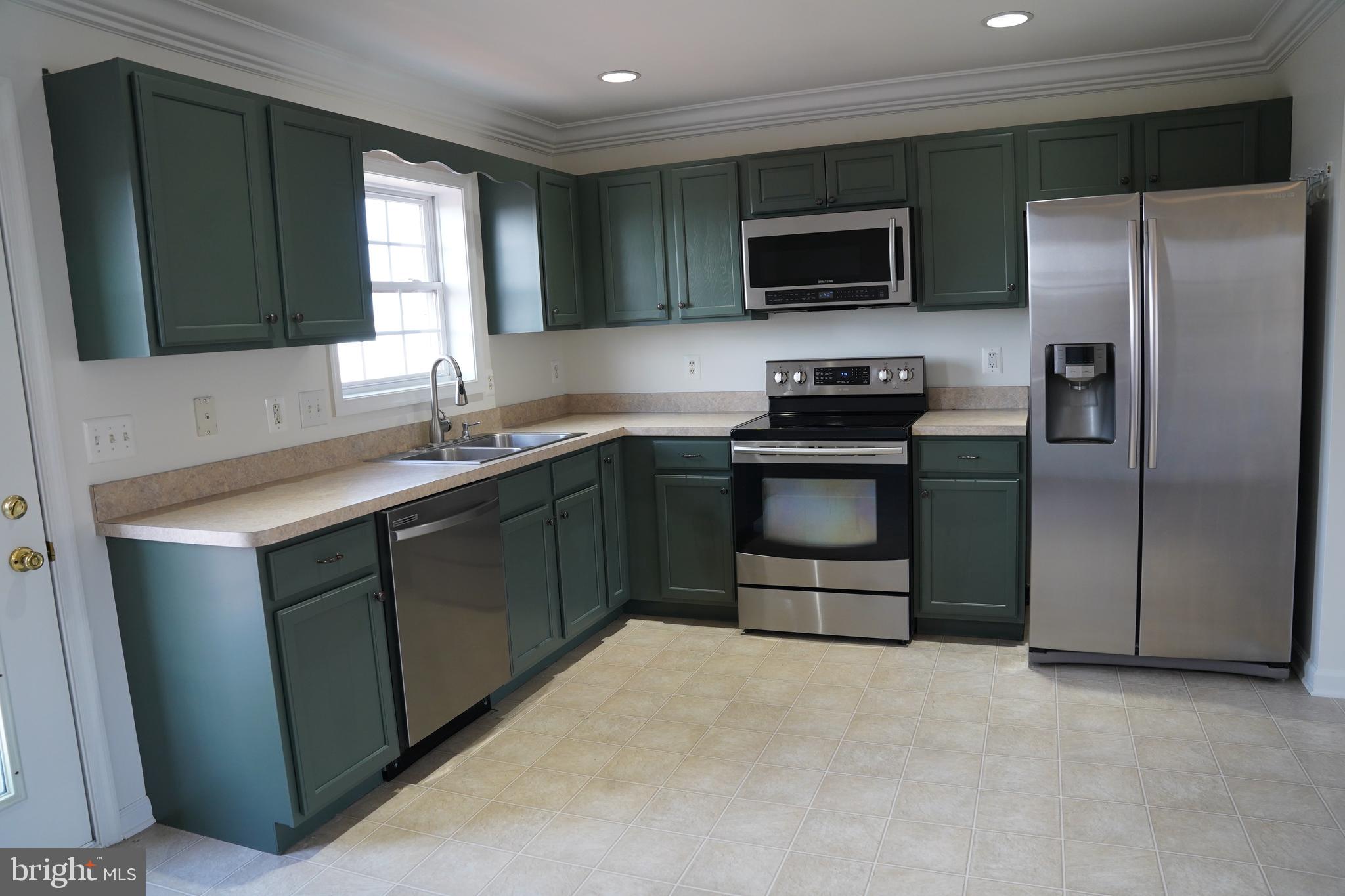 FOREST HEIGHTS - Residential Lease