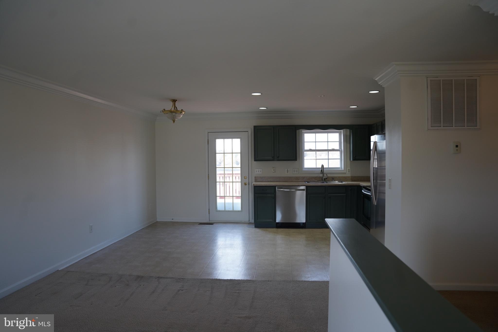 FOREST HEIGHTS - Residential Lease