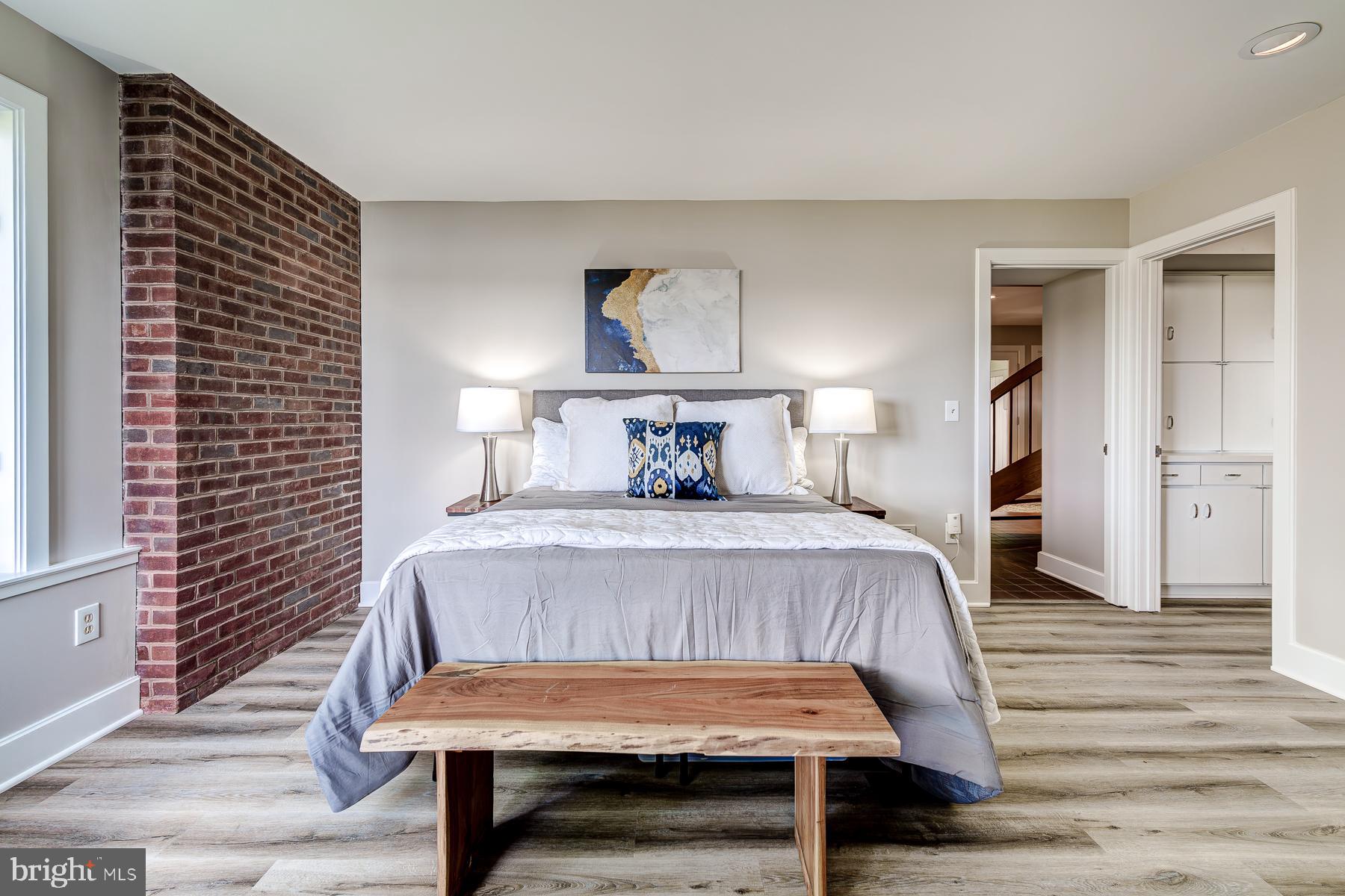 EDGEWATER BEACH - Residential