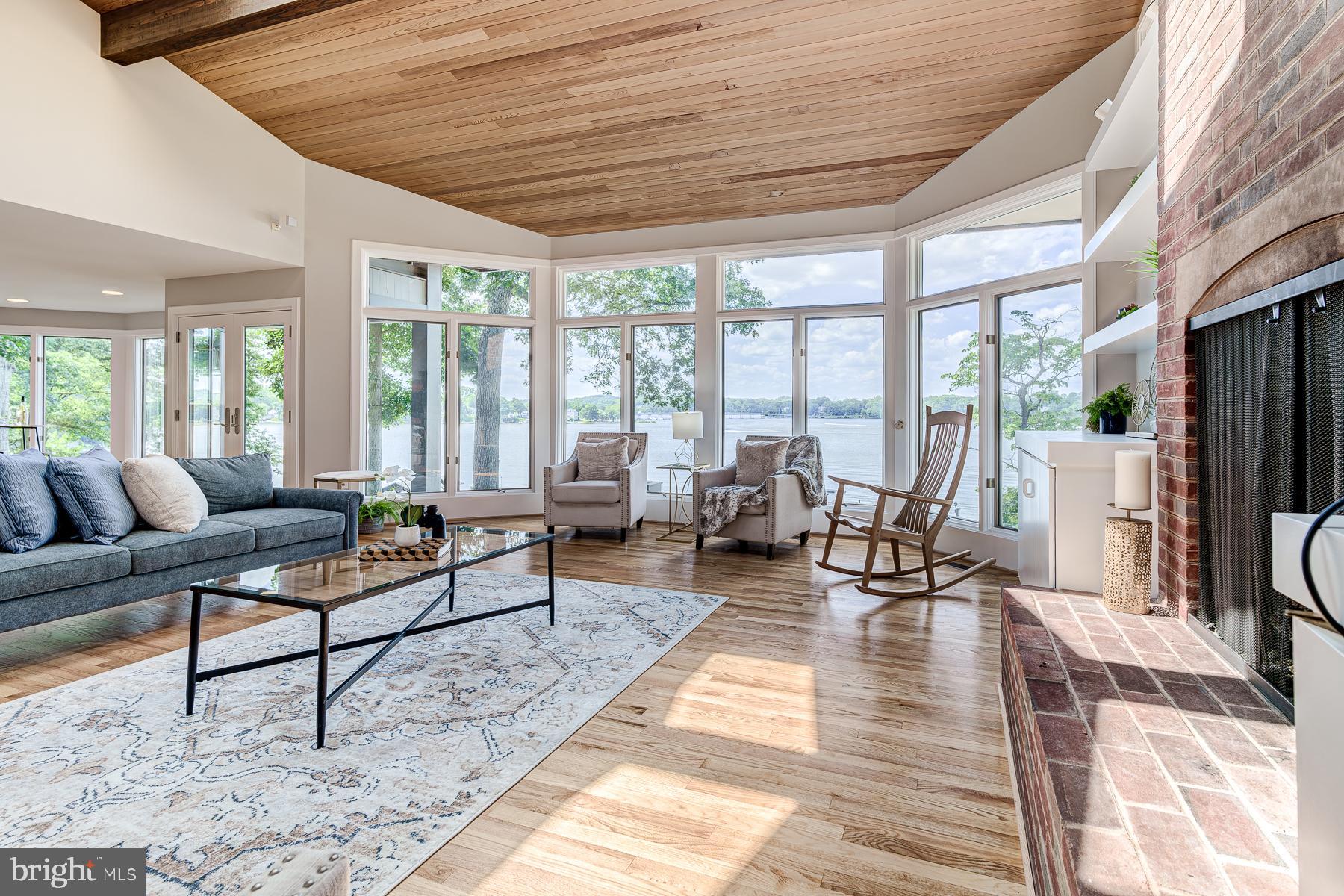 EDGEWATER BEACH - Residential