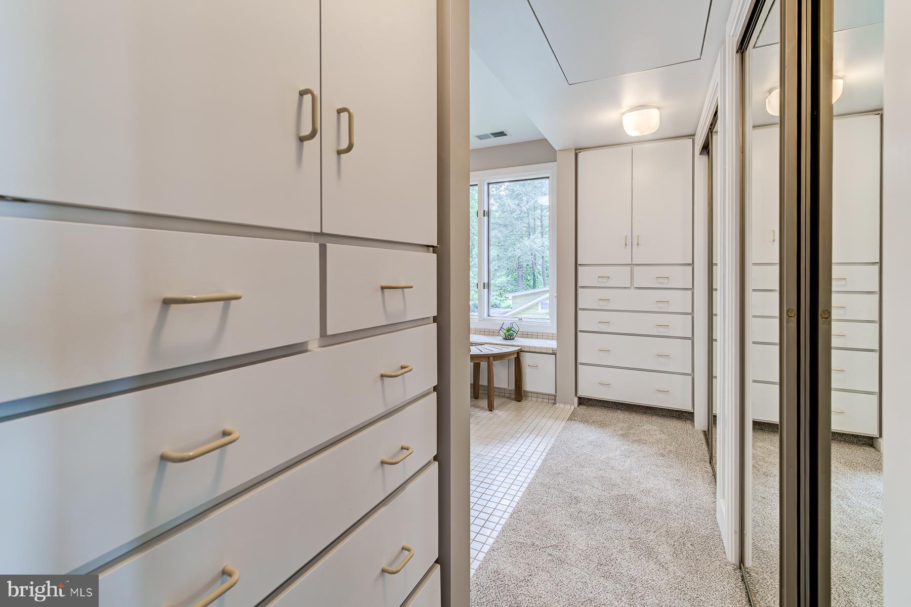 EDGEWATER BEACH - Residential