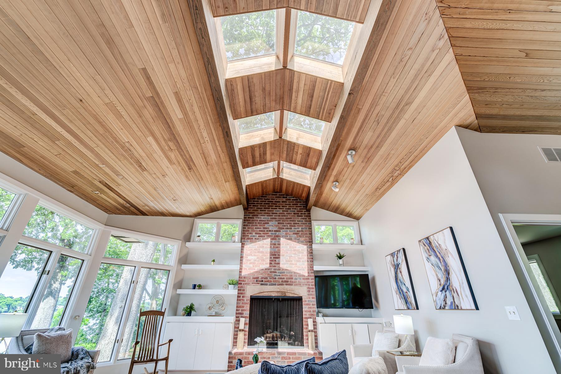 EDGEWATER BEACH - Residential