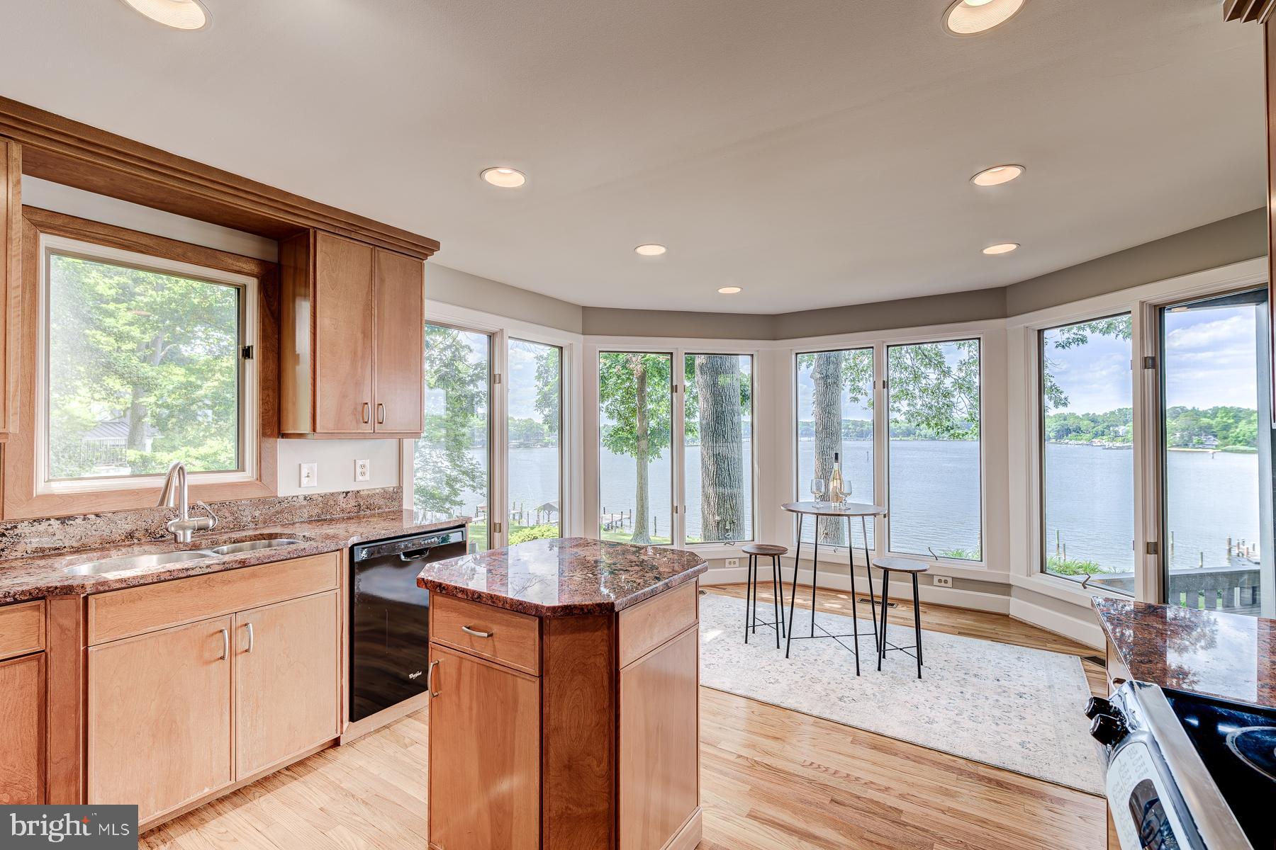 EDGEWATER BEACH - Residential