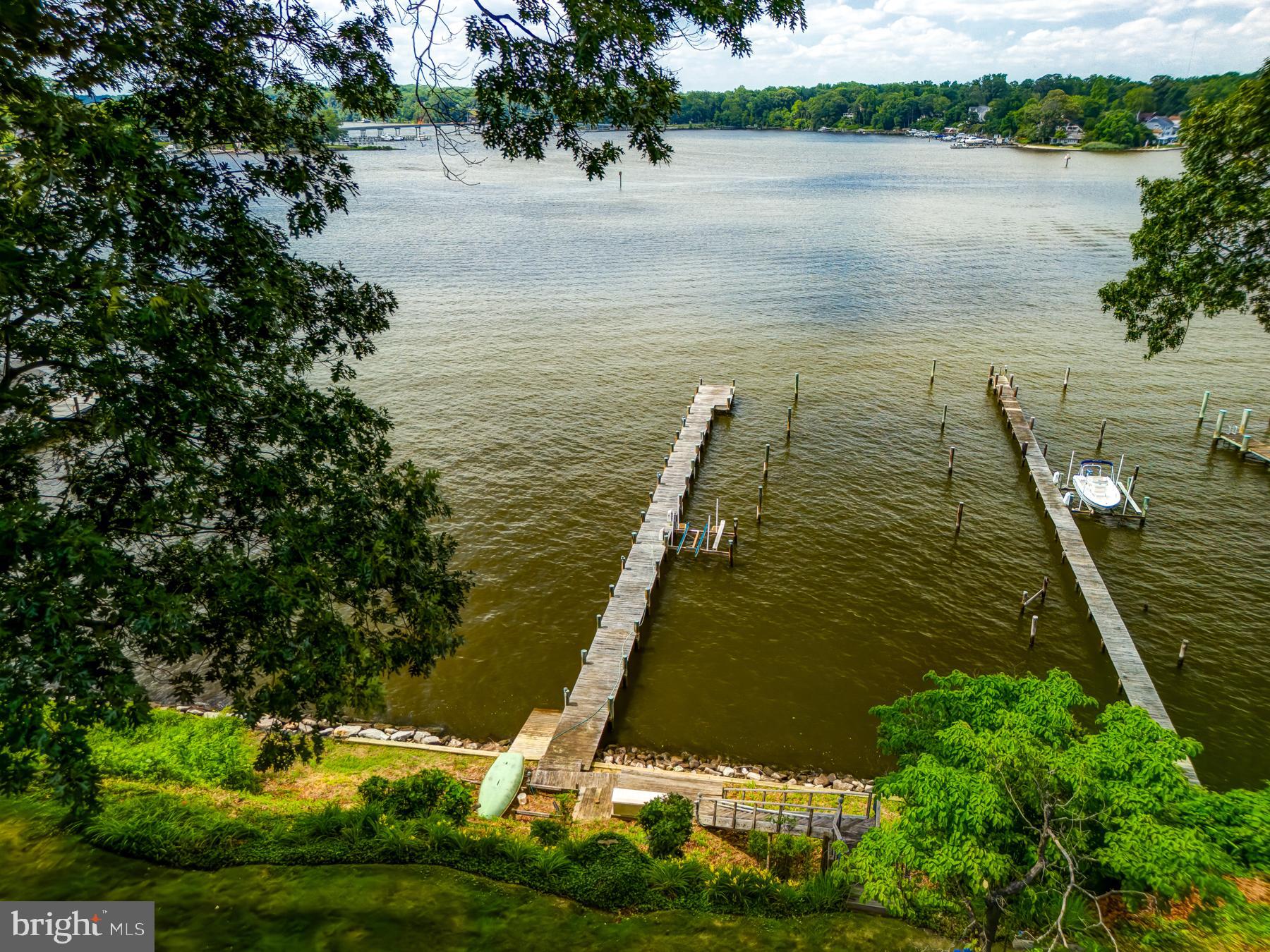 EDGEWATER BEACH - Residential