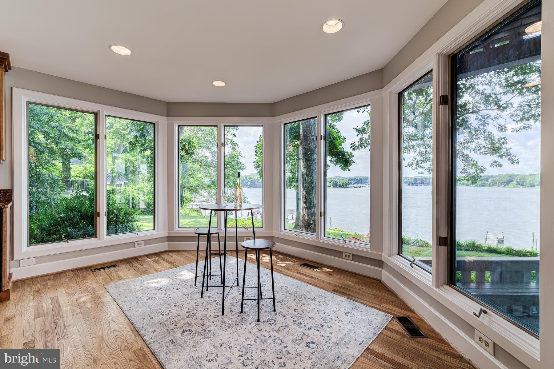 EDGEWATER BEACH - Residential