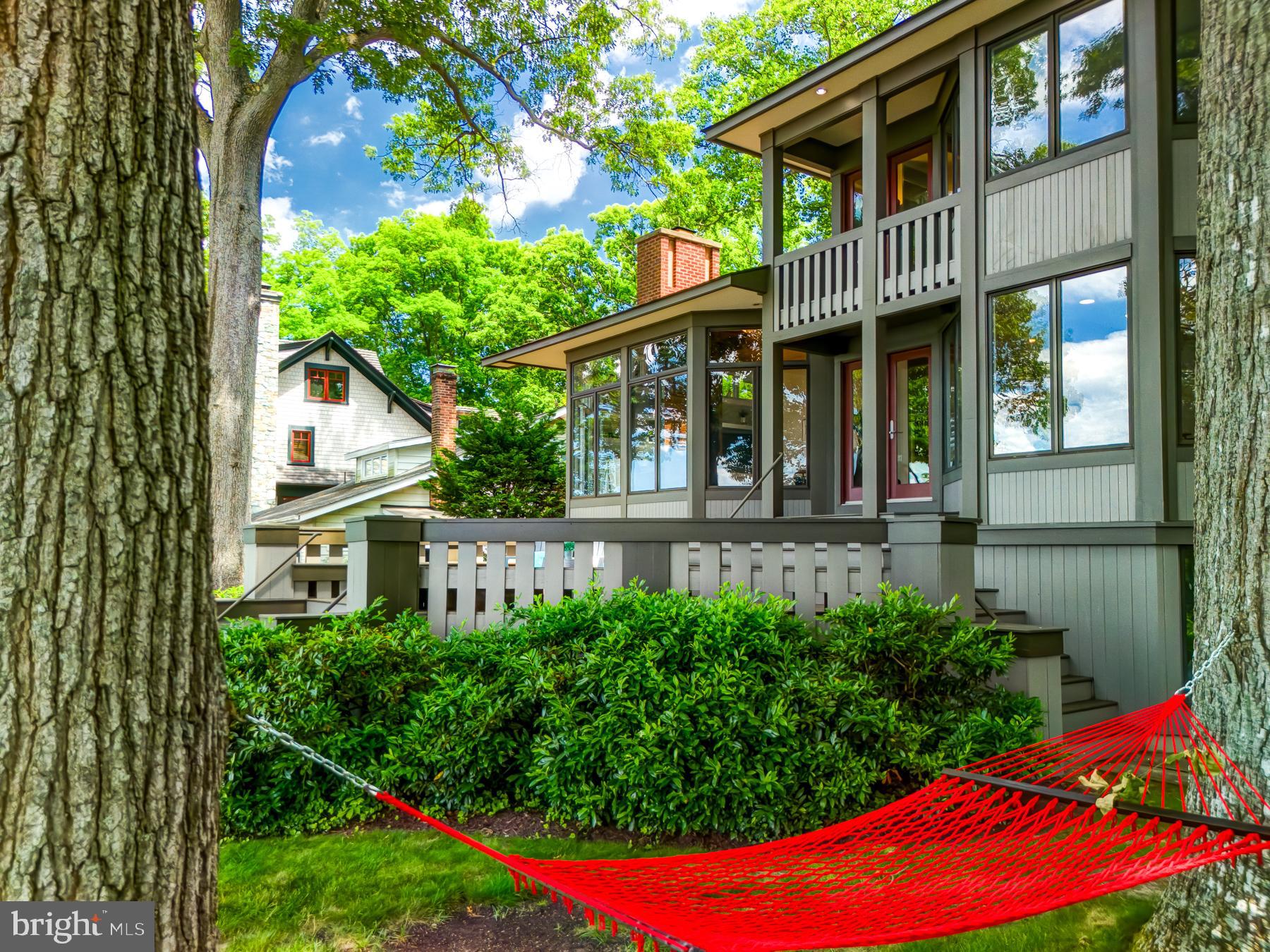 EDGEWATER BEACH - Residential