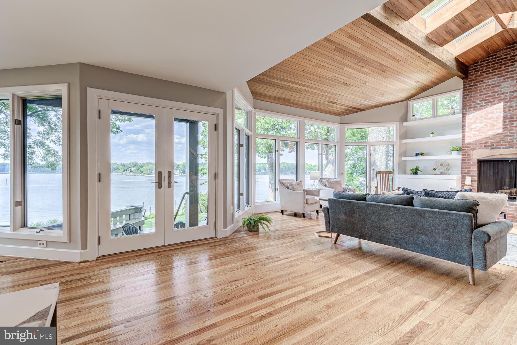 EDGEWATER BEACH - Residential