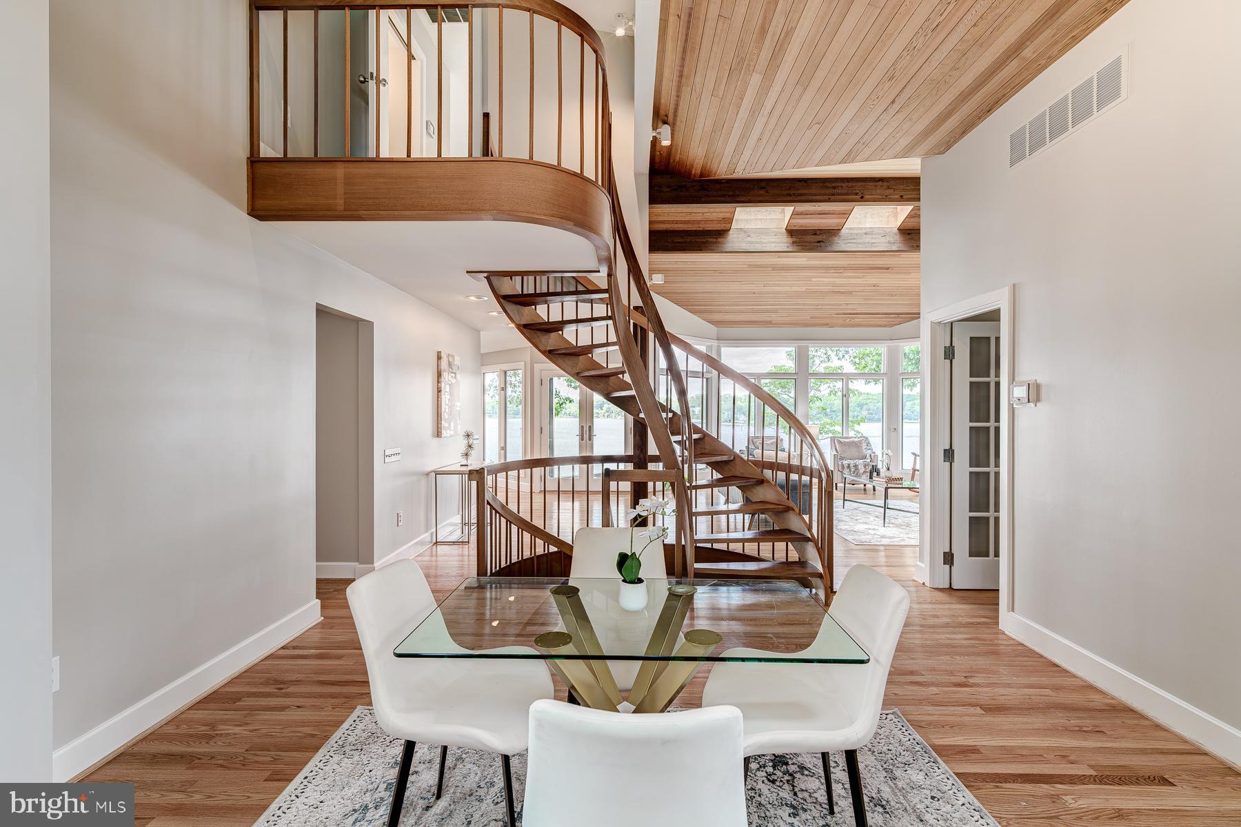 EDGEWATER BEACH - Residential