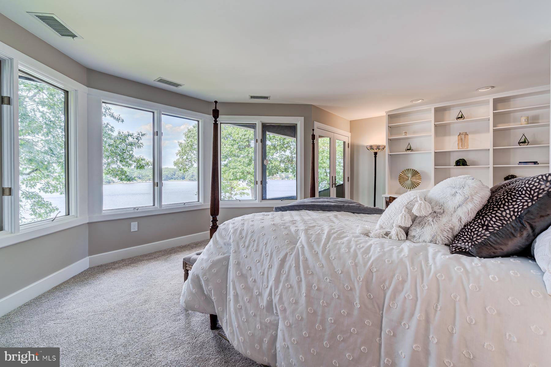 EDGEWATER BEACH - Residential