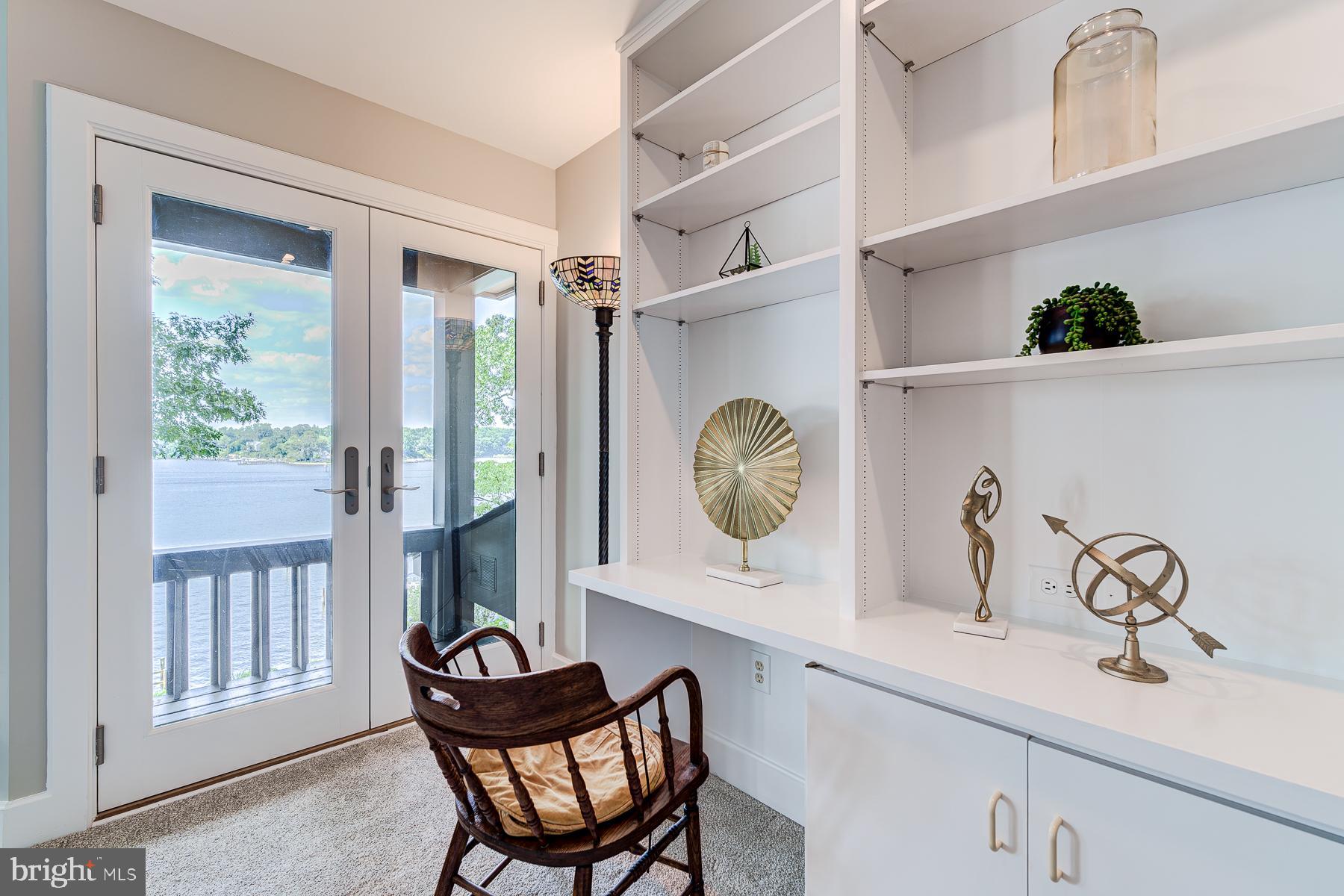 EDGEWATER BEACH - Residential